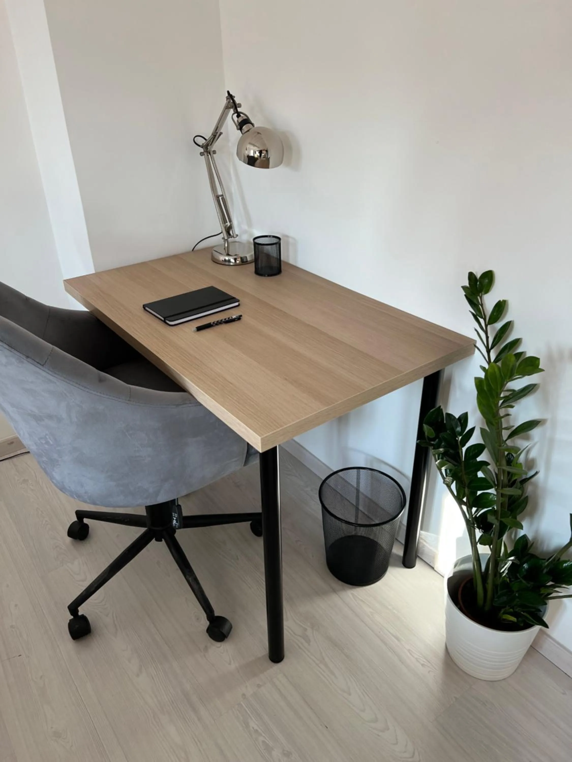 hair dresser in Charming Navona