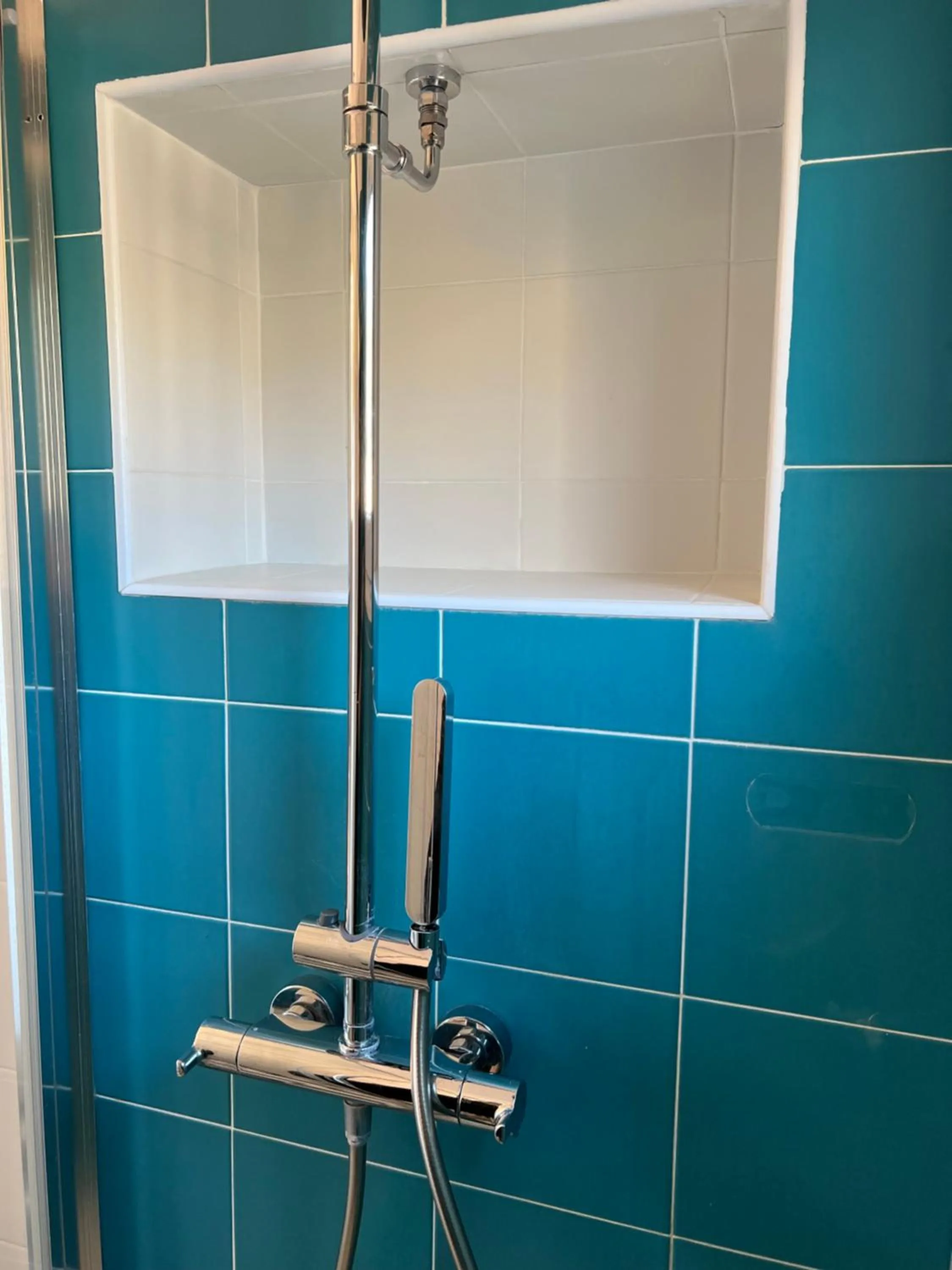 Shower in Charming Navona