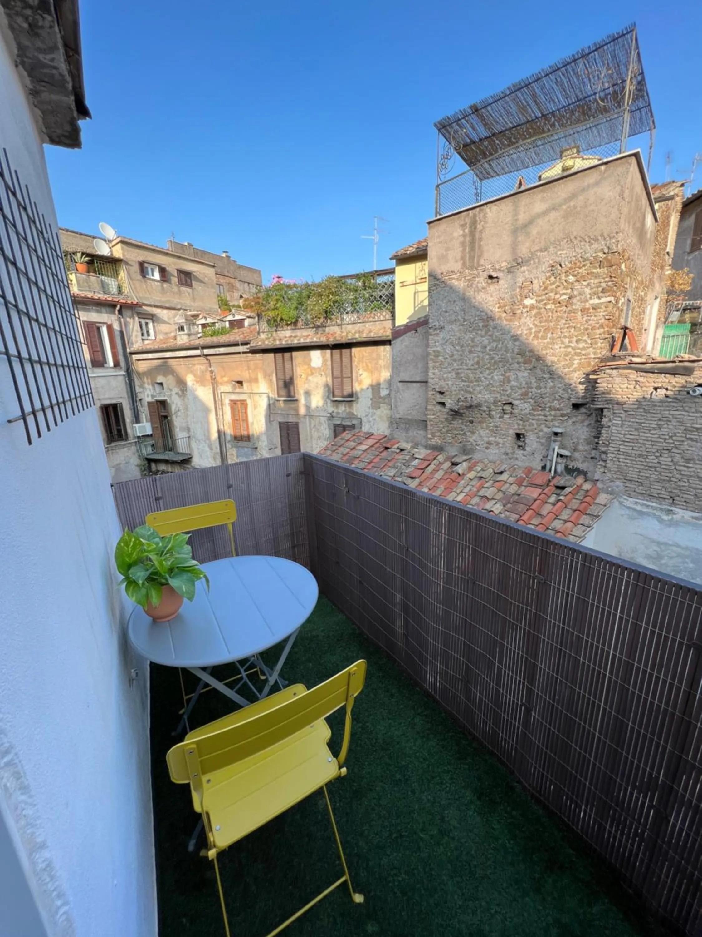 Property building in Charming Navona
