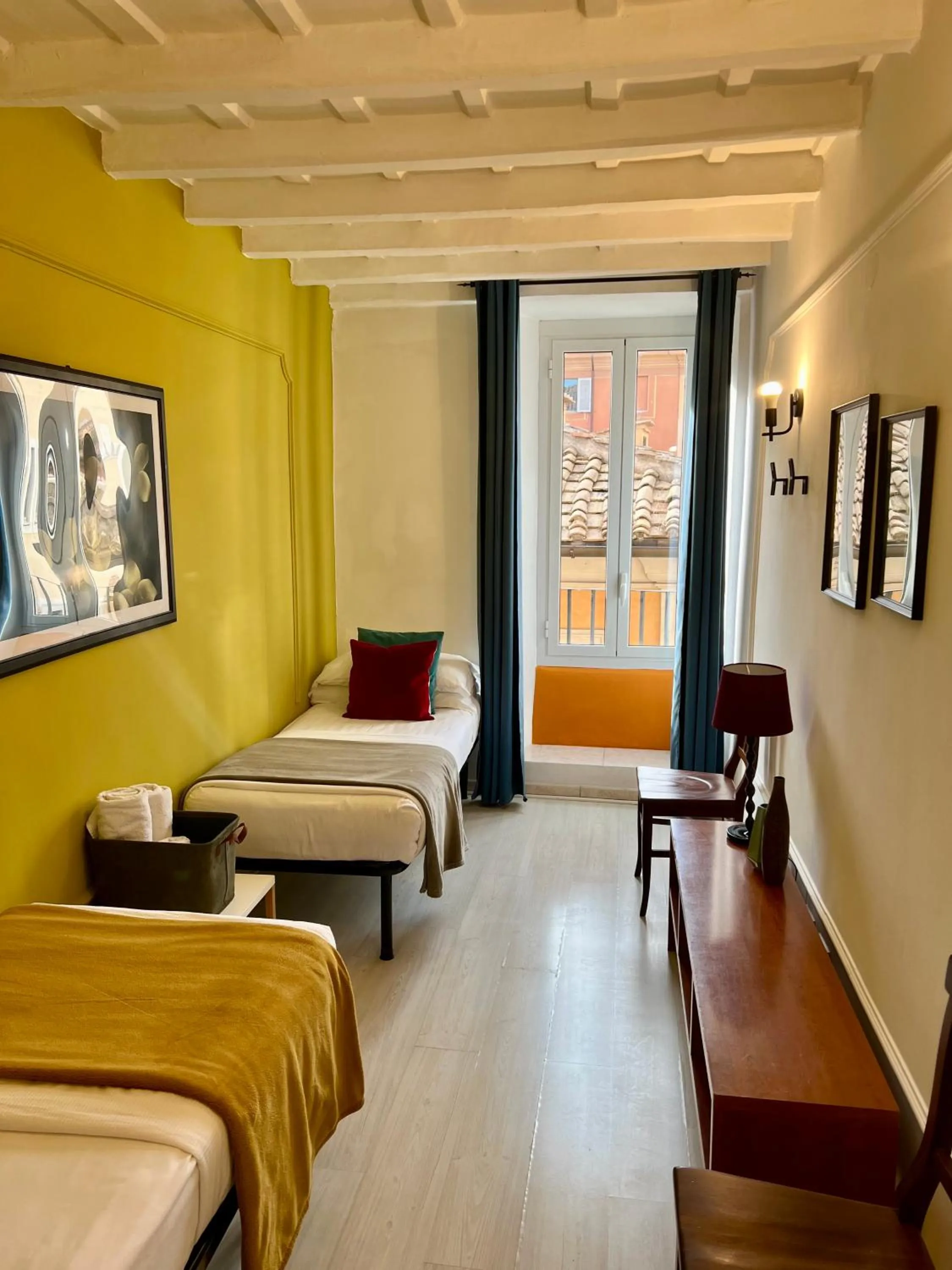 Bed in Charming Navona