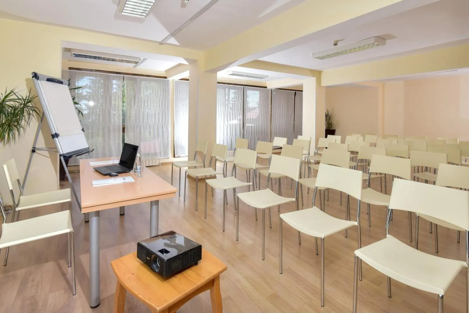 Snezhanka Hotel Pamporovo - Half Board & Swimming pool