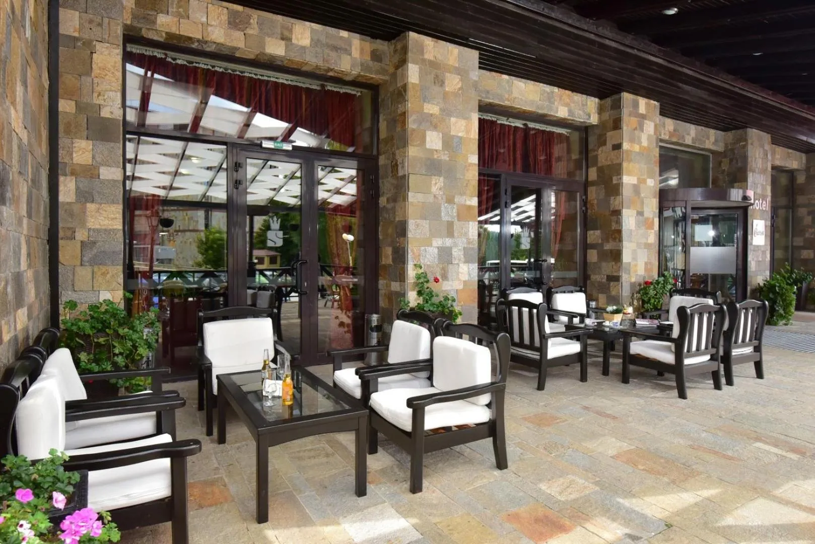 Snezhanka Hotel Pamporovo - Half Board & Swimming pool