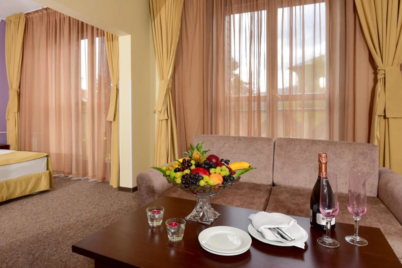 Bed in Snezhanka Hotel Pamporovo - Half Board & Swimming pool