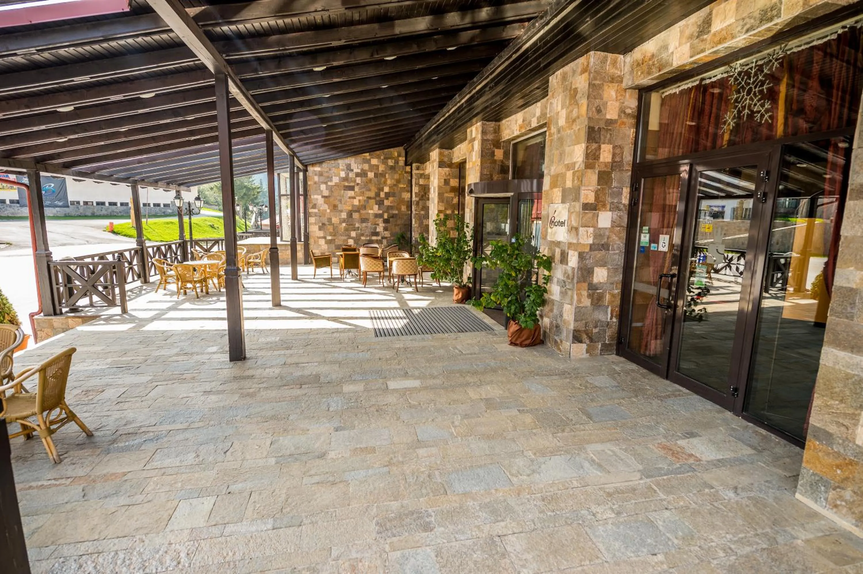 Snezhanka Hotel Pamporovo - Half Board & Swimming pool