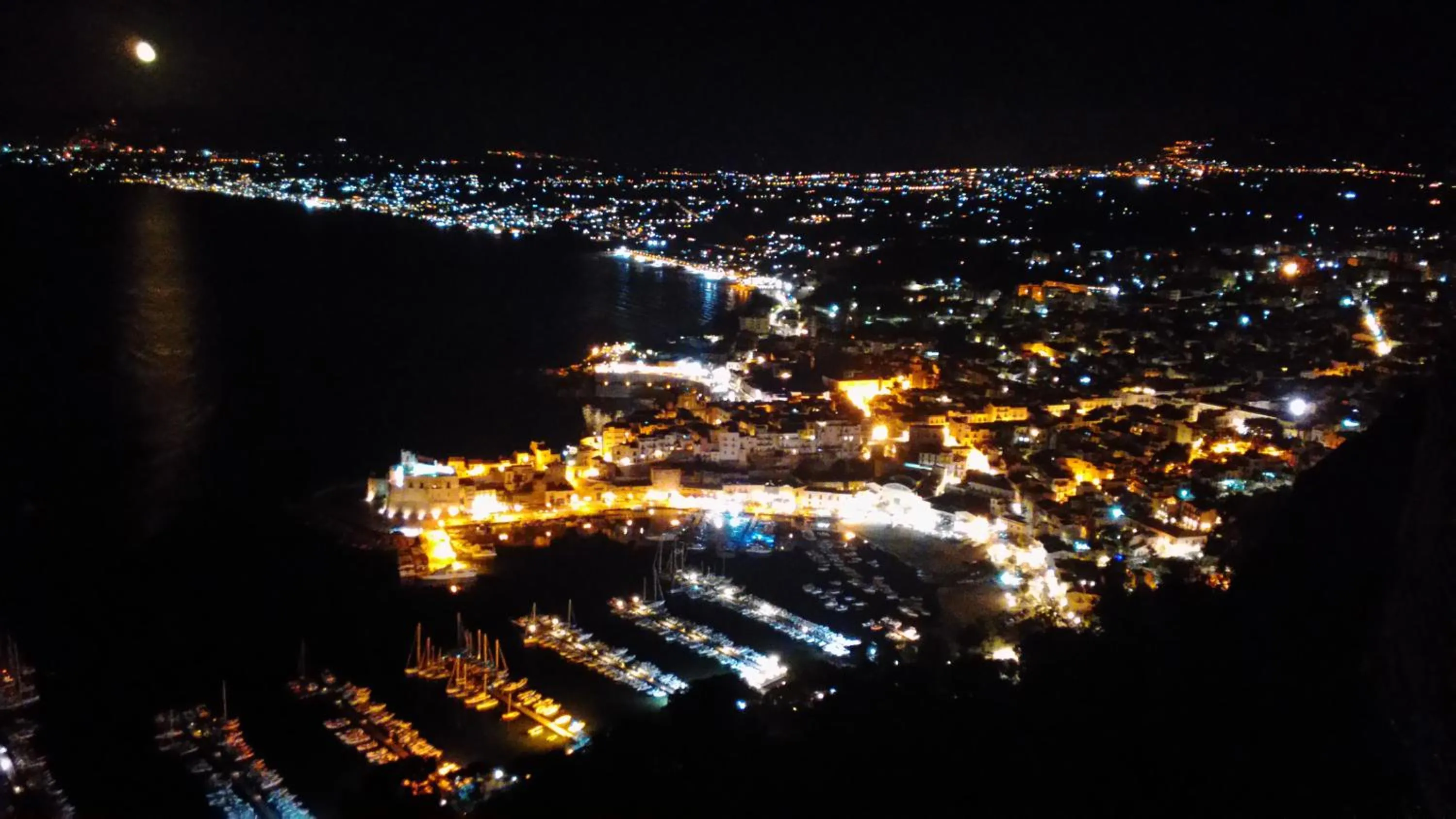 Night in Appartamenti Via Marconi