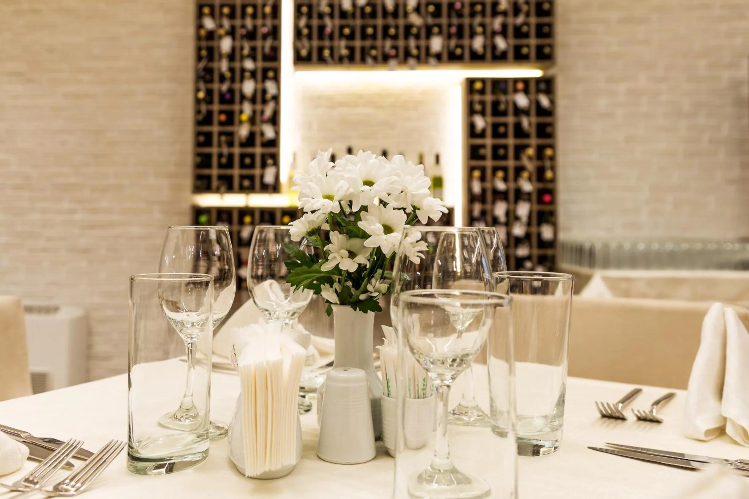 Restaurant/places to eat in Perelik Hotel