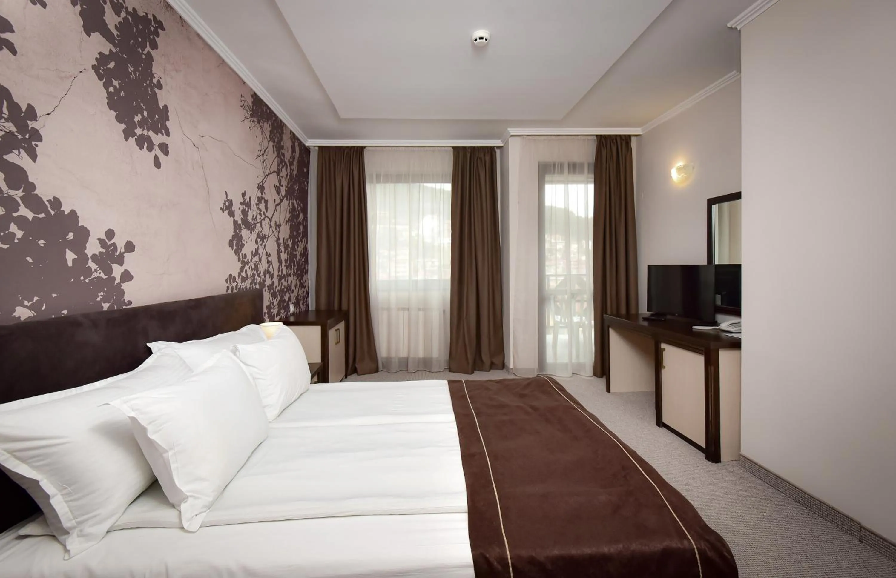 Bed in Rhodopi Home Hotel Chepelare- Half Board & Wellness