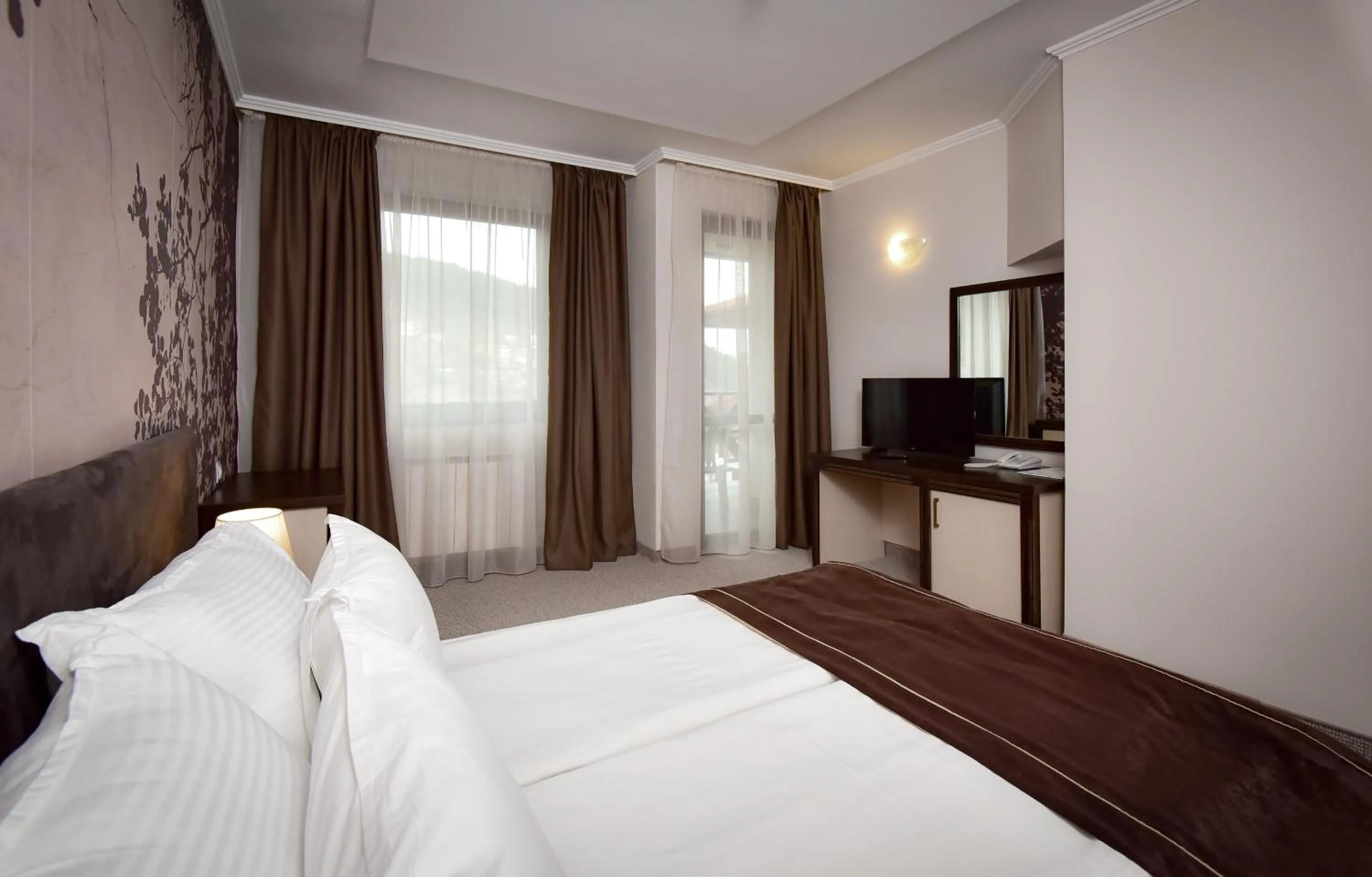 Bed in Rhodopi Home Hotel Chepelare- Half Board & Wellness