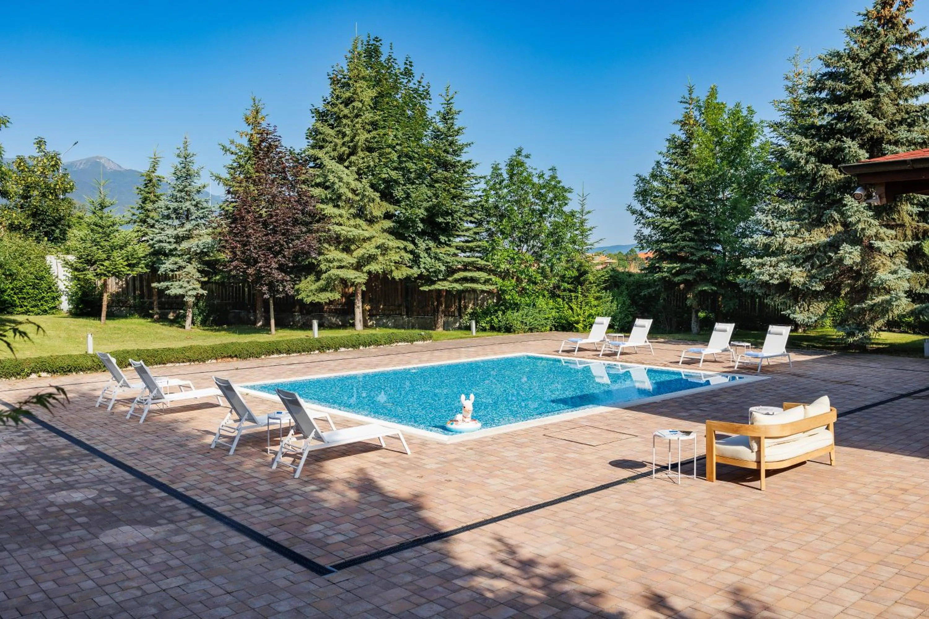 Pool view in Four Points by Sheraton Bansko