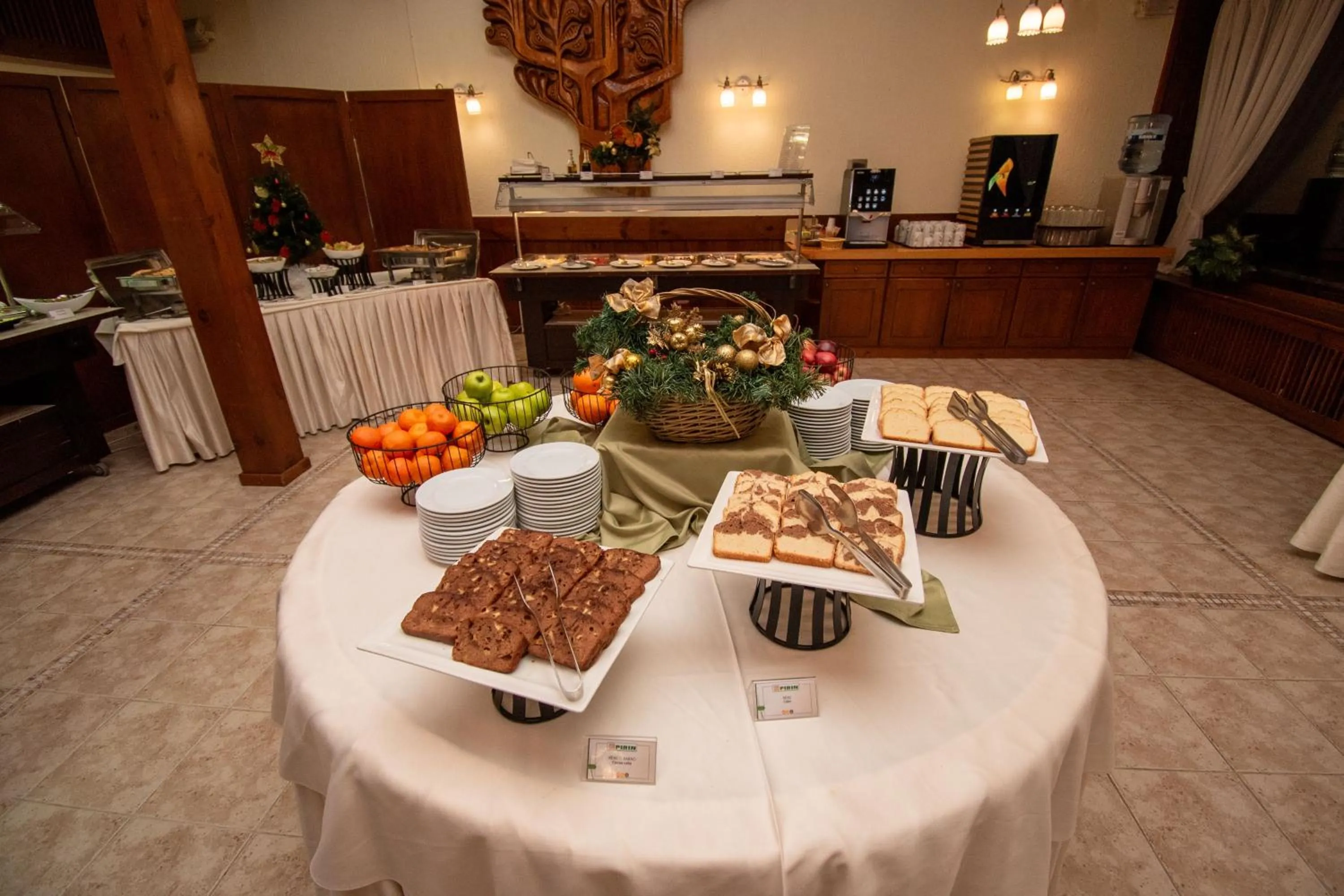 Restaurant/places to eat in Hotel Pirin