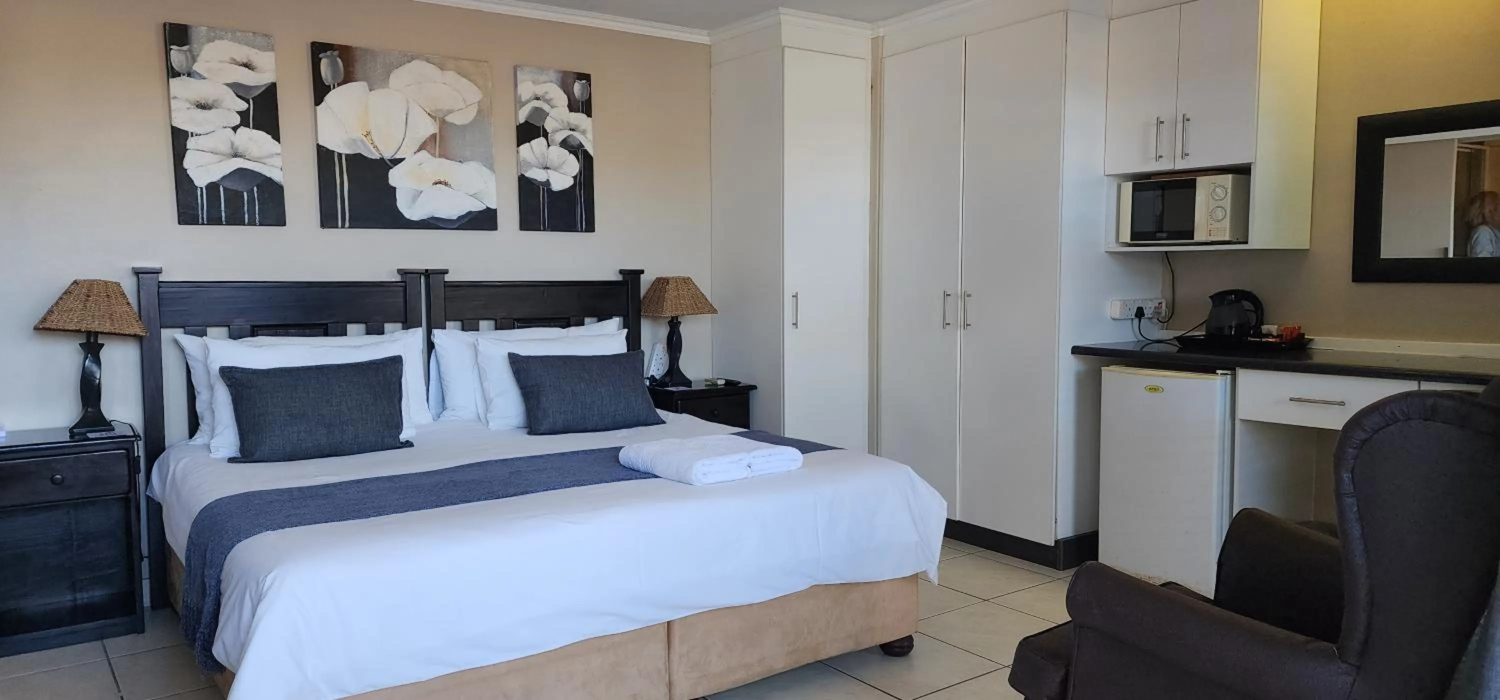 Bedroom, Bed in See More Guest House