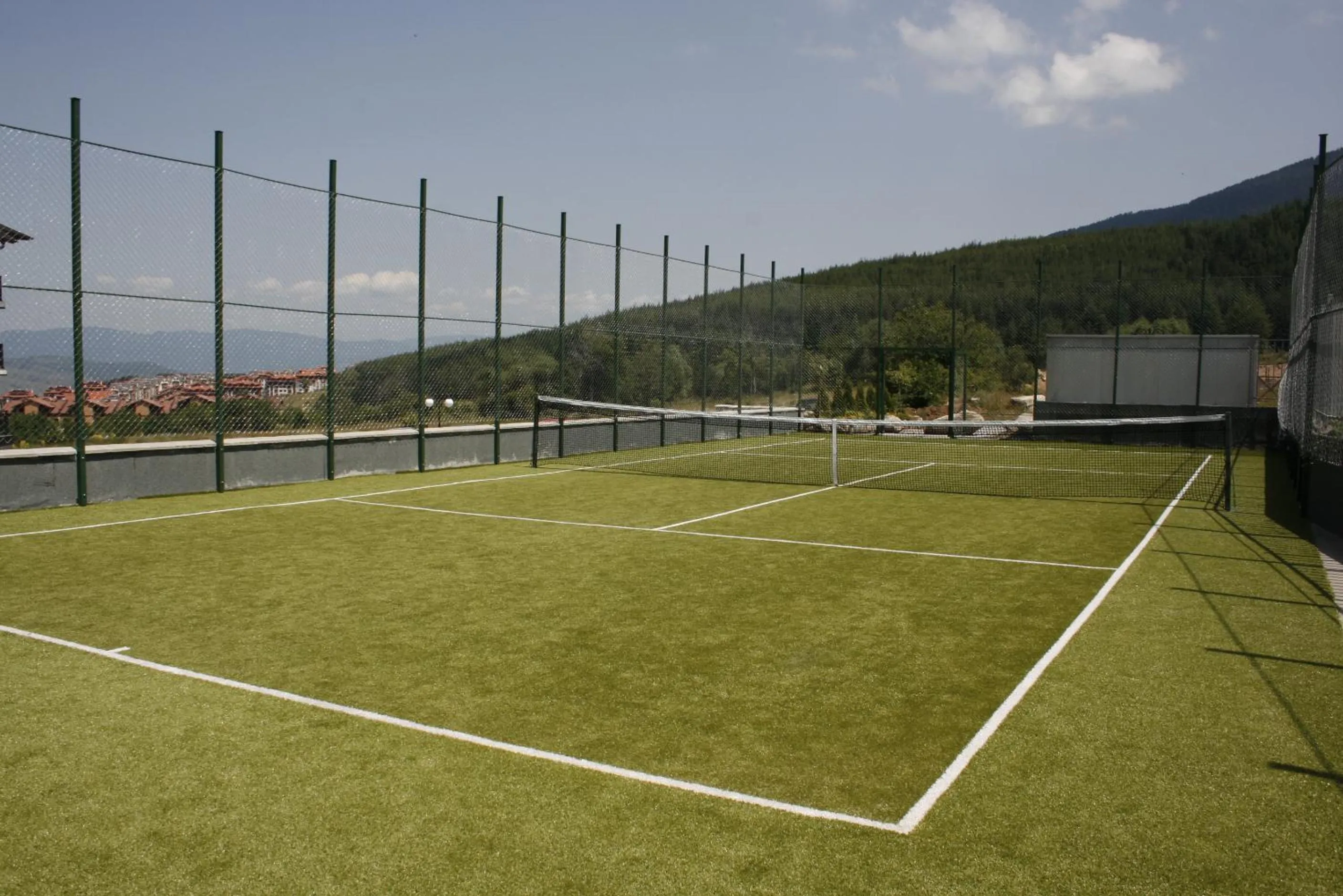 Tennis court in Royal Bansko - Family Apart Hotel With All Inclusive Light or HB&Drinks and Hot Pool & Jacuzzis