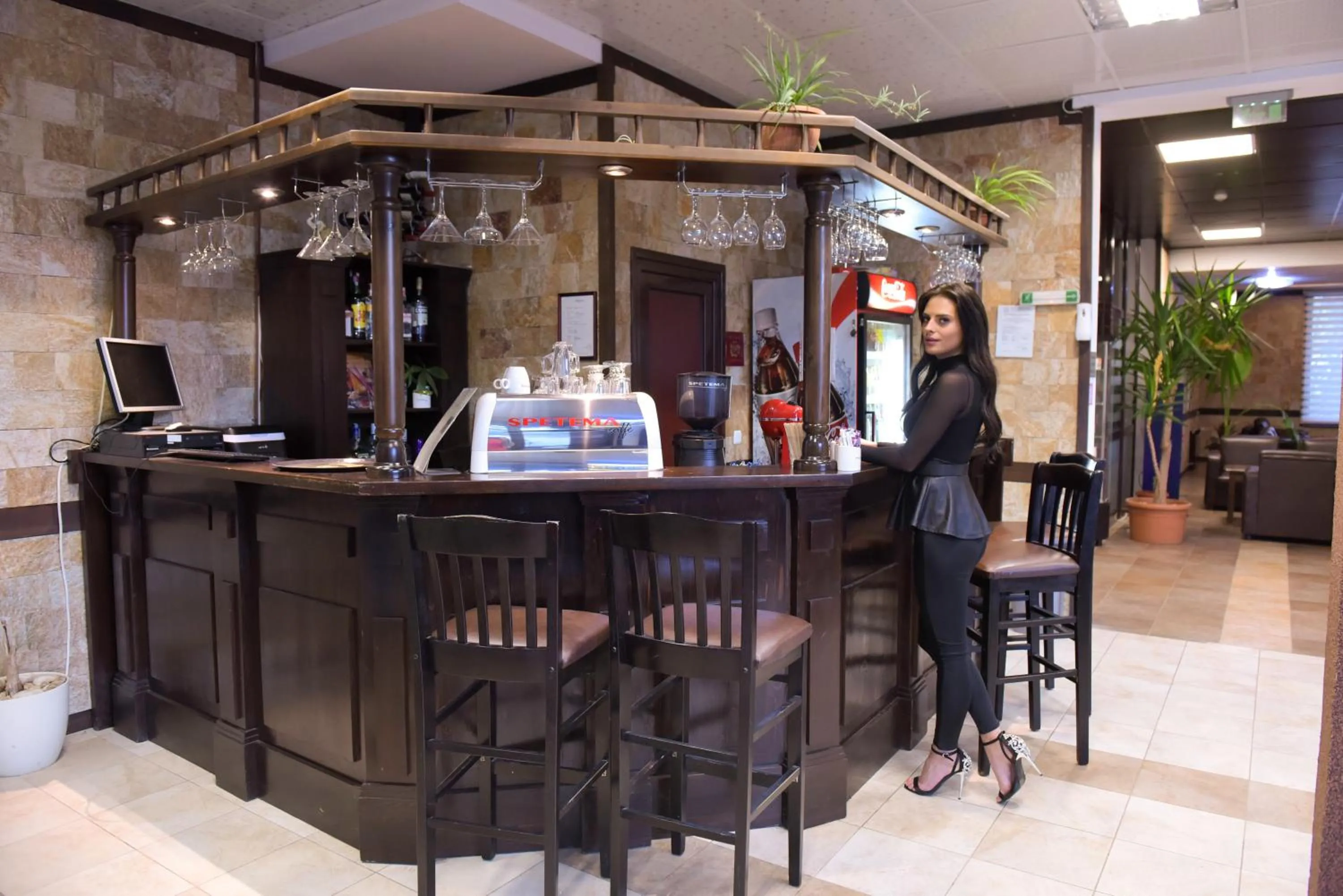 Royal Bansko - Family Apart Hotel With All Inclusive Light or HB&Drinks and Hot Pool & Jacuzzis