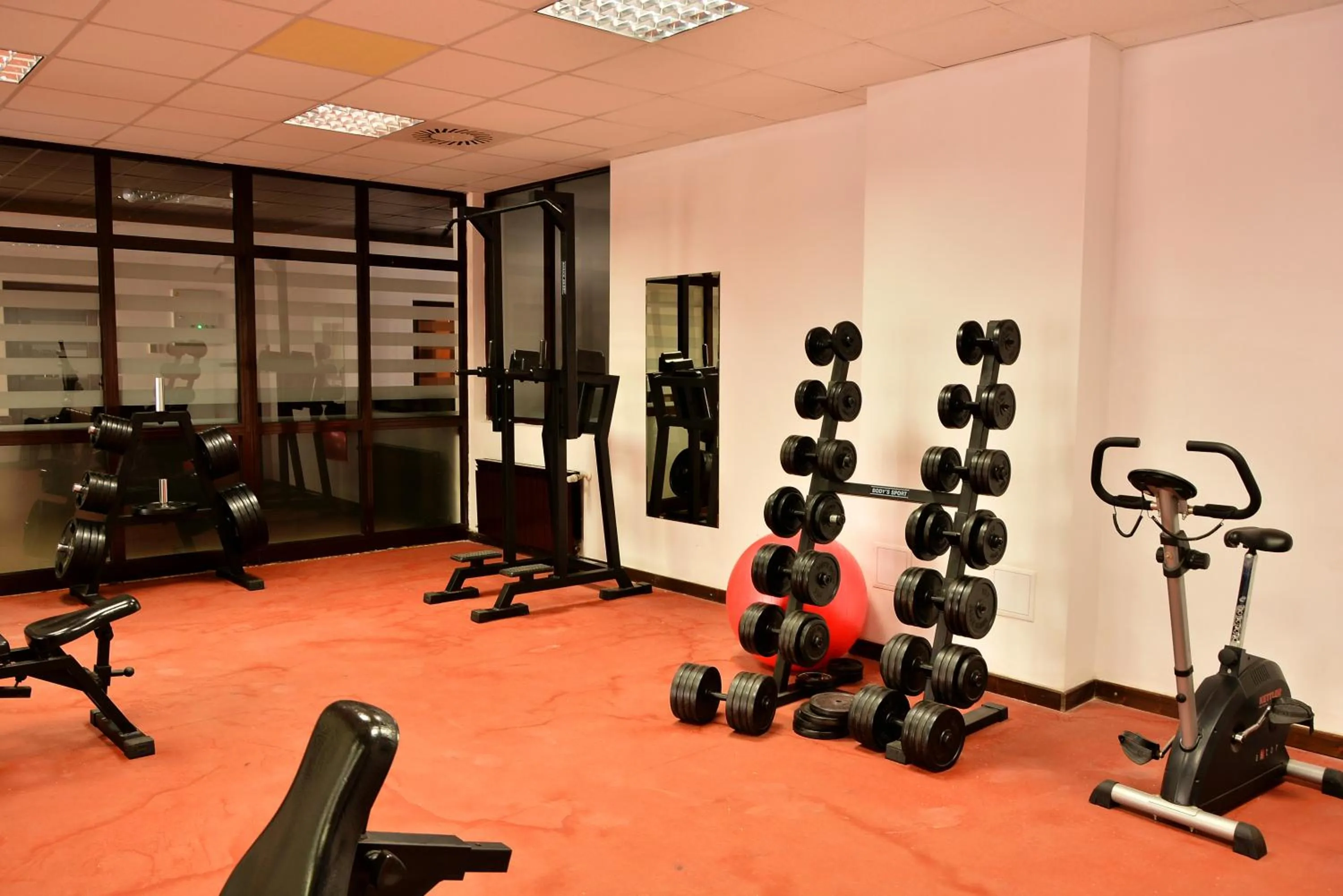Fitness centre/facilities in Royal Bansko - Family Apart Hotel With All Inclusive Light or HB&Drinks and Hot Pool & Jacuzzis