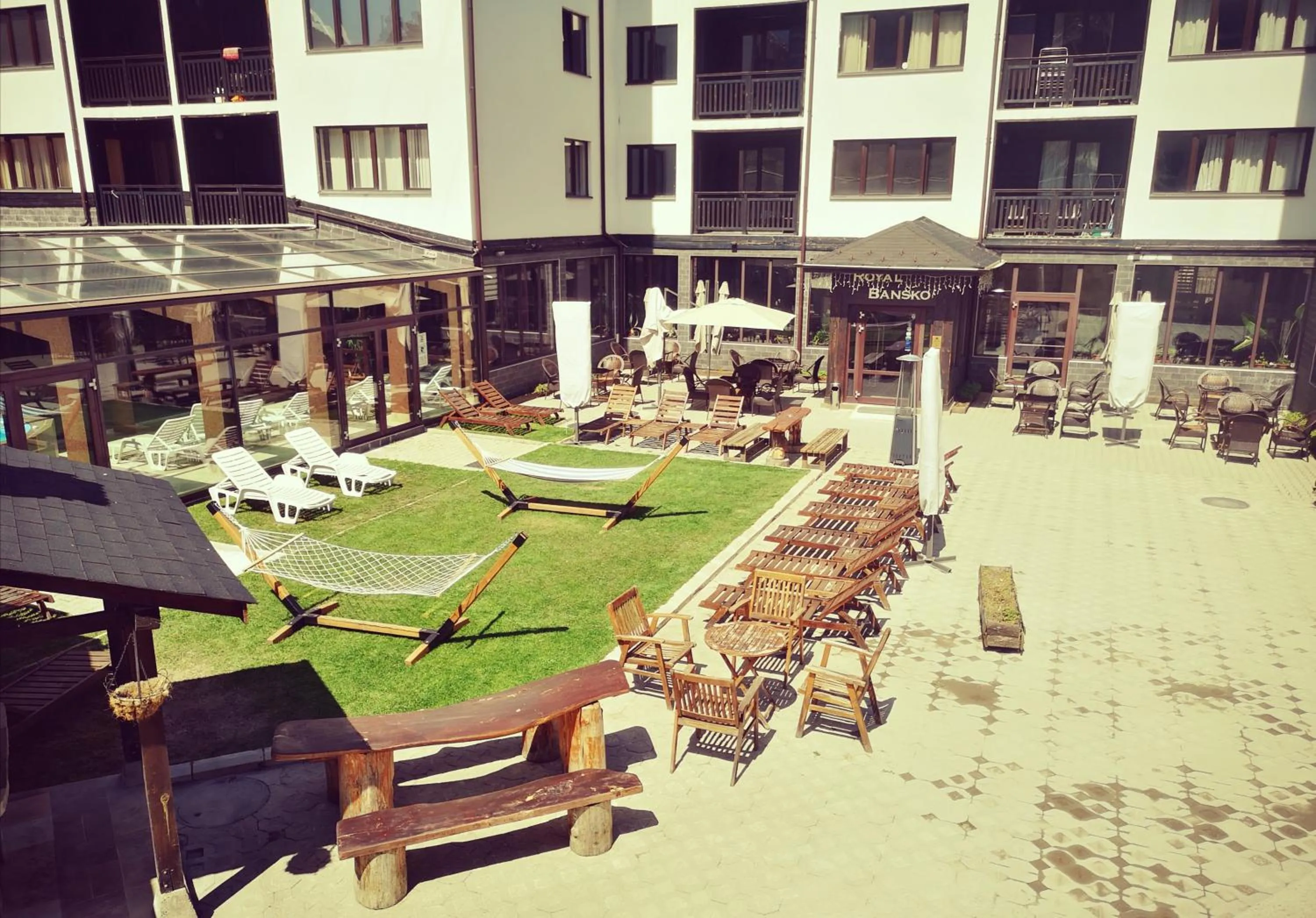 Royal Bansko - Family Apart Hotel With All Inclusive Light or HB&Drinks and Hot Pool & Jacuzzis
