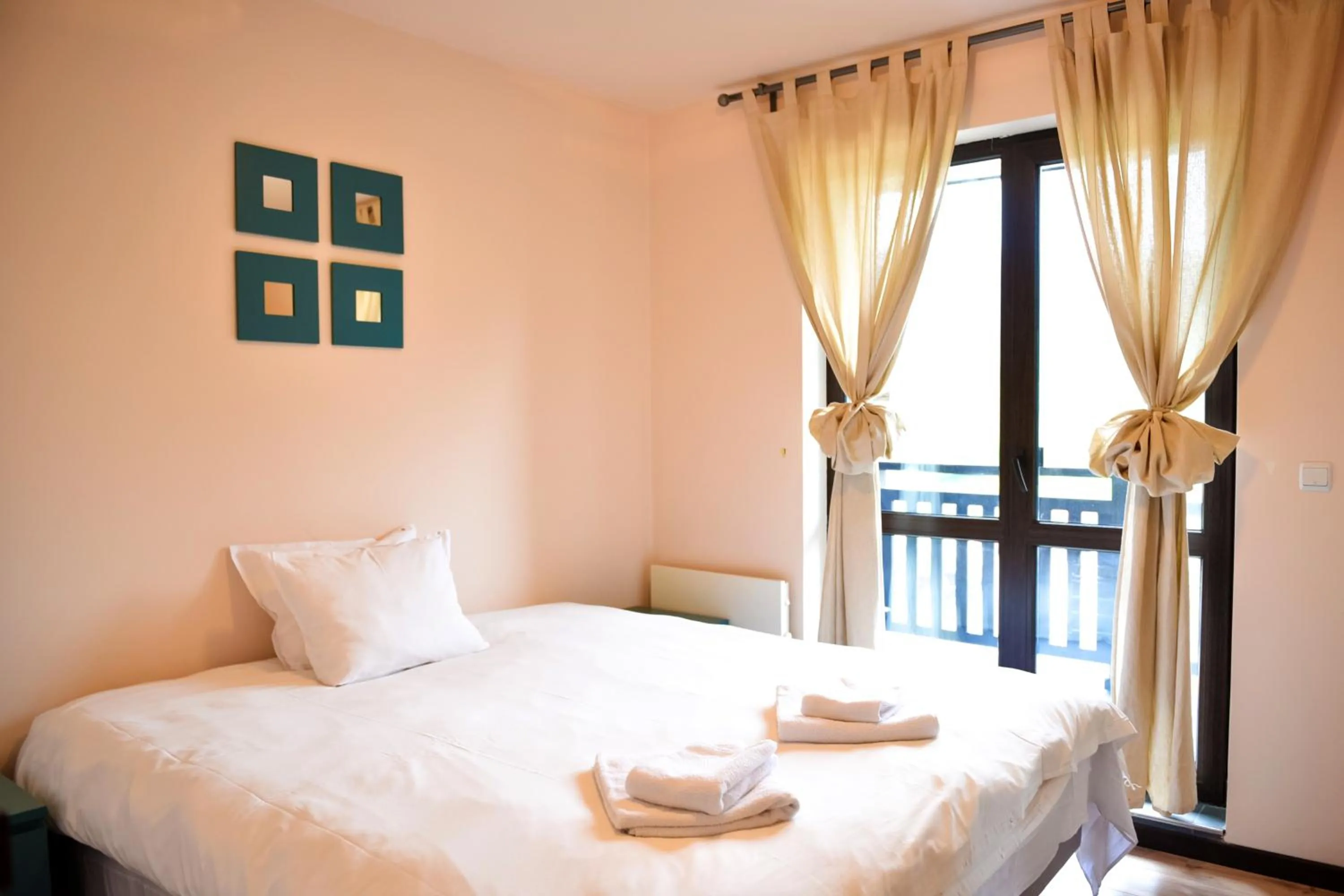 Photo of the whole room, Bed in Royal Bansko - Family Apart Hotel With All Inclusive Light or HB&Drinks and Hot Pool & Jacuzzis