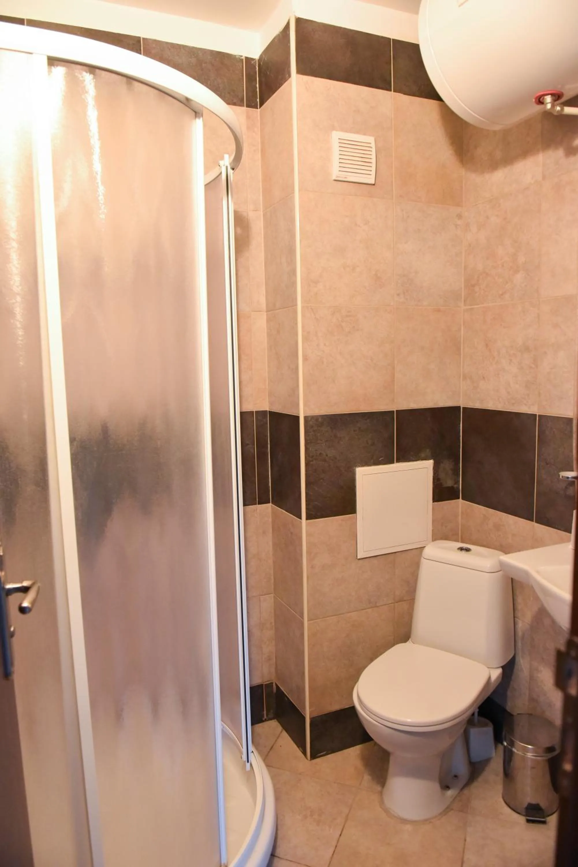 Royal Bansko - Family Apart Hotel With All Inclusive Light or HB&Drinks and Hot Pool & Jacuzzis