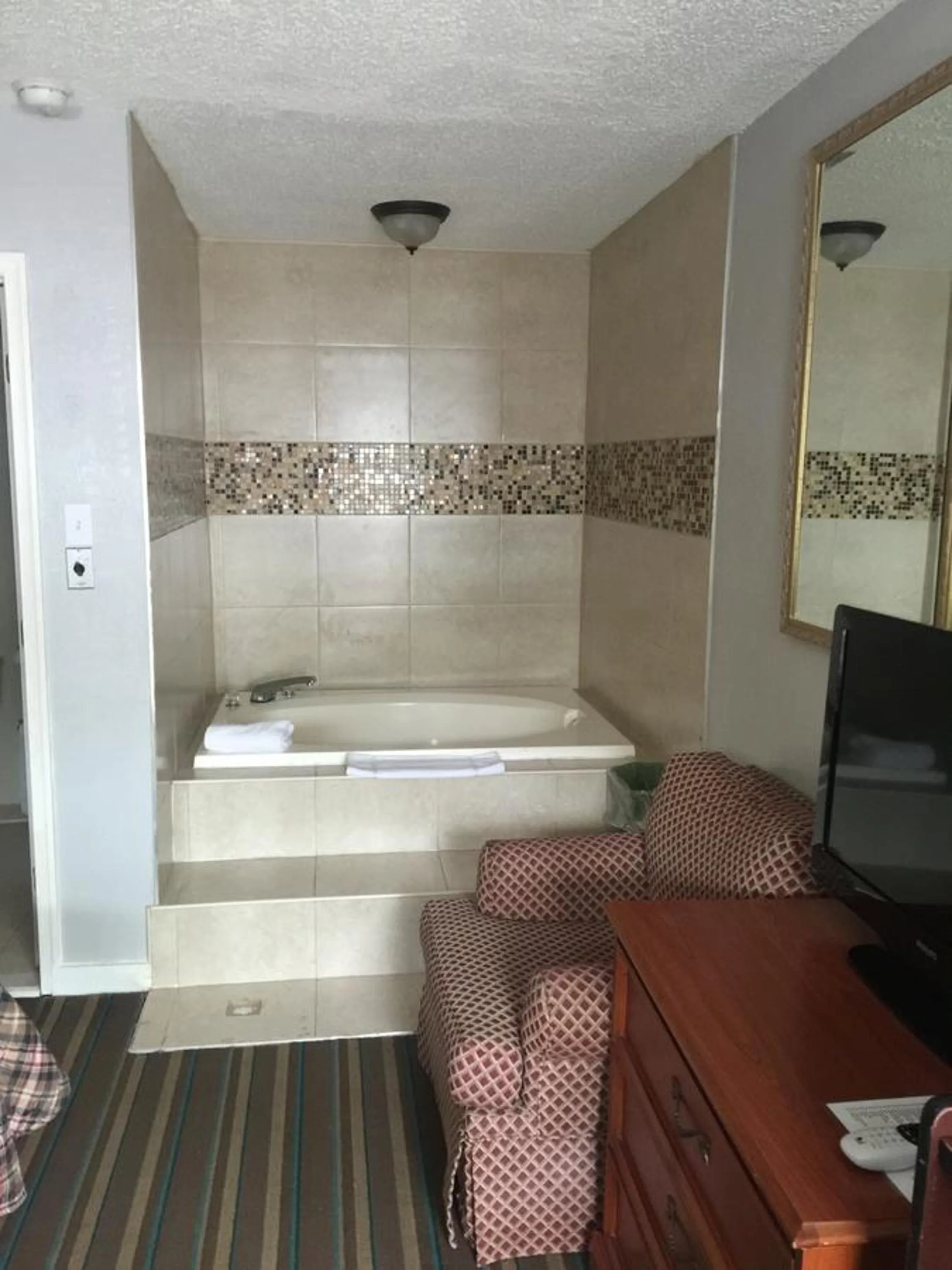 Bed in Scottish Inn and Suites - Bensalem-Philadelphia