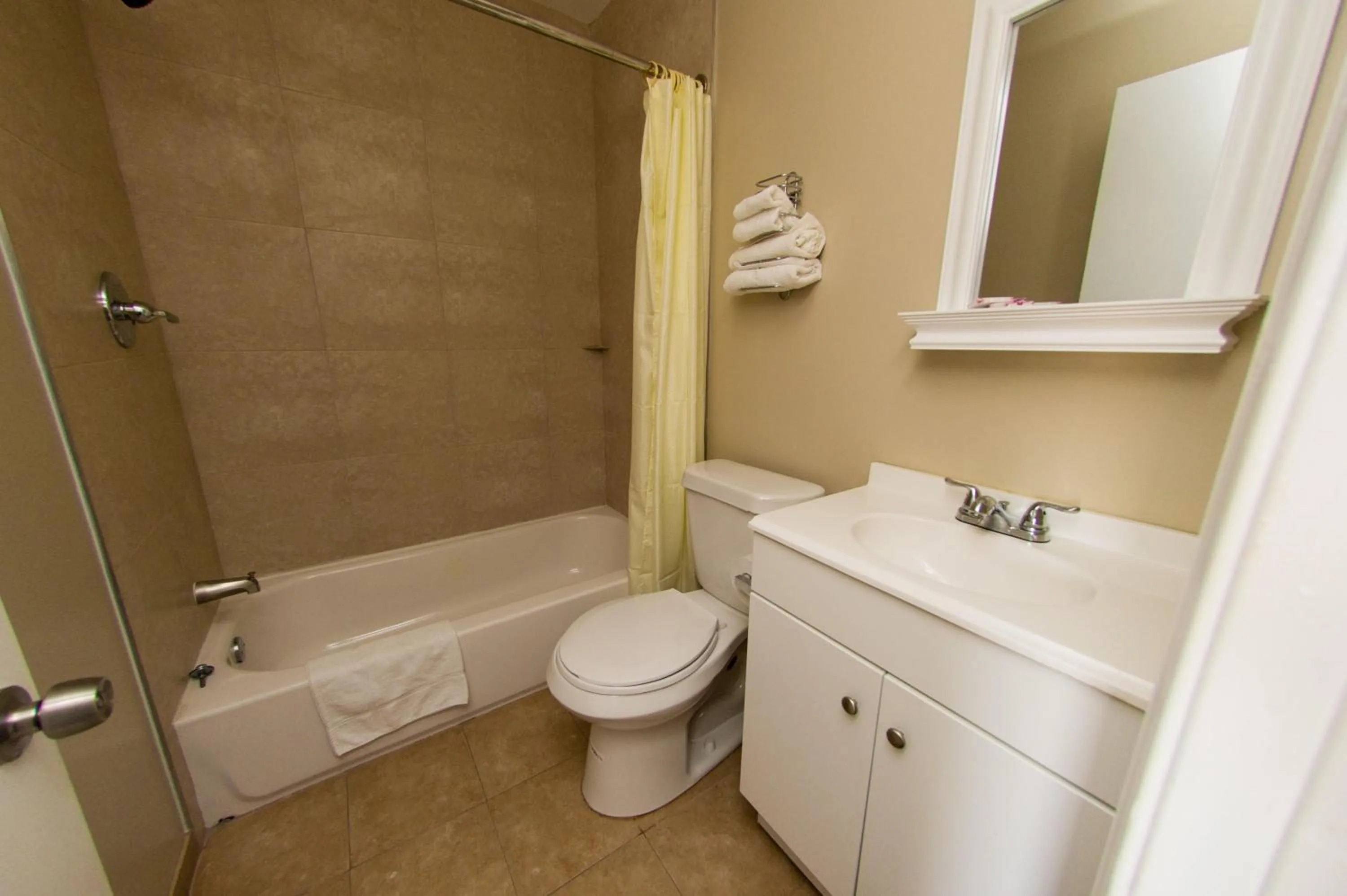 Bathroom in Scottish Inn and Suites - Bensalem-Philadelphia