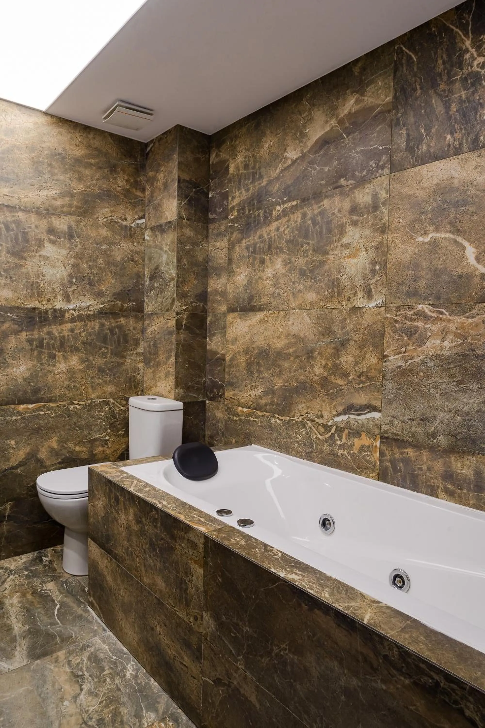 Hot Tub in Tsarevets Boutique Hotel & SPA