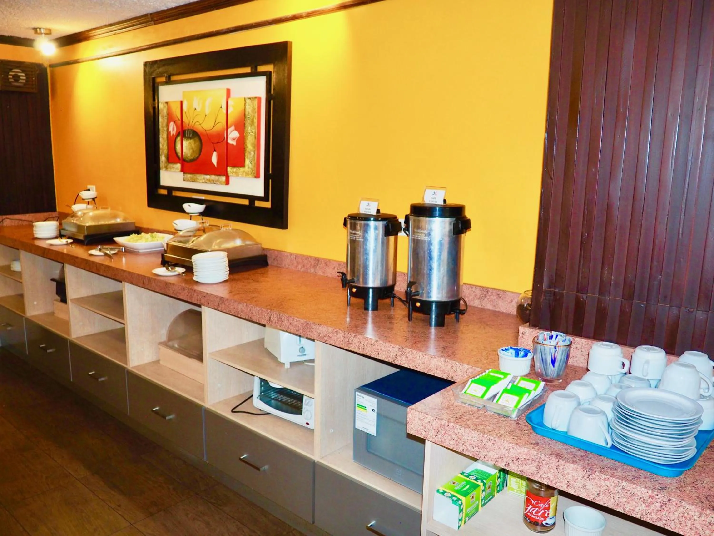 Breakfast in Hotel 6 De Diciembre