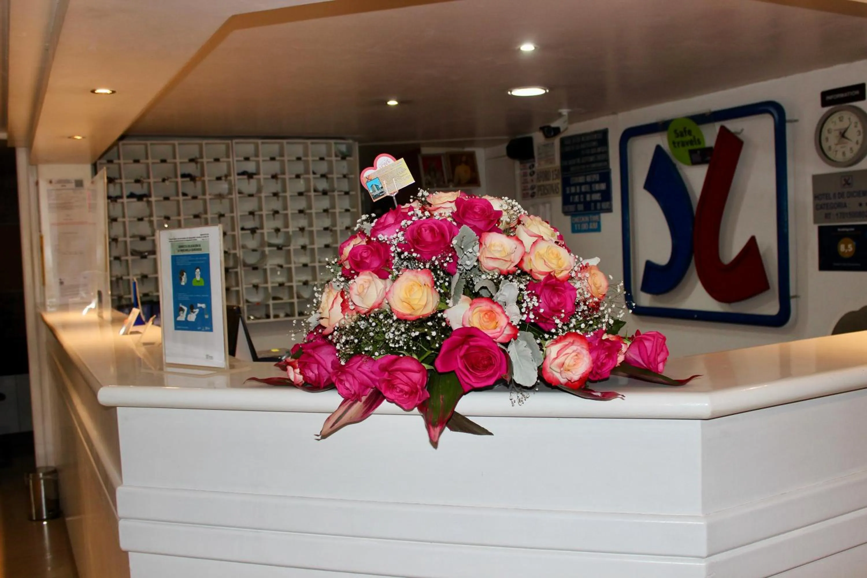 Lobby or reception in Hotel 6 De Diciembre