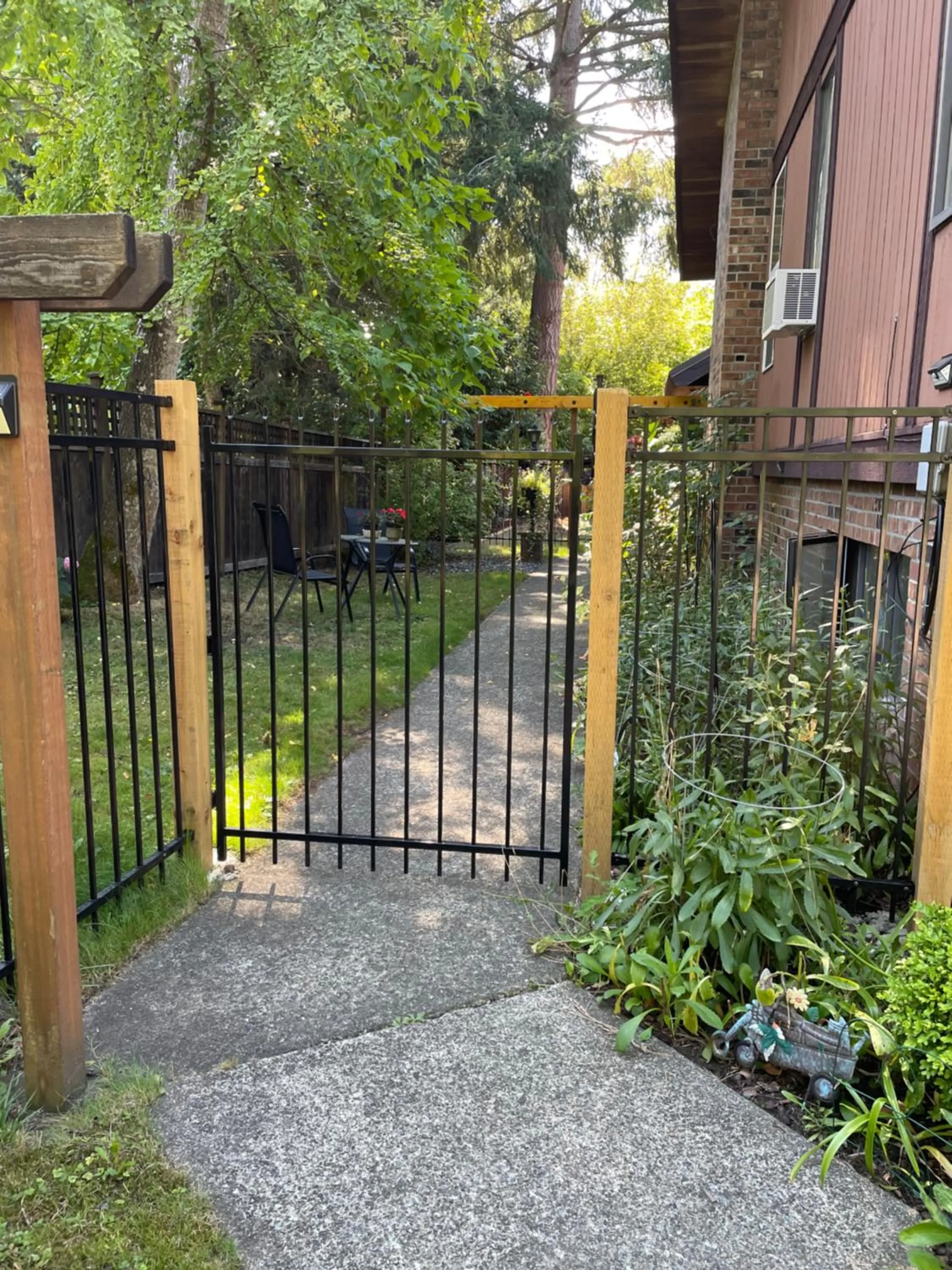 Garden in Coles Bay Vacation Retreat