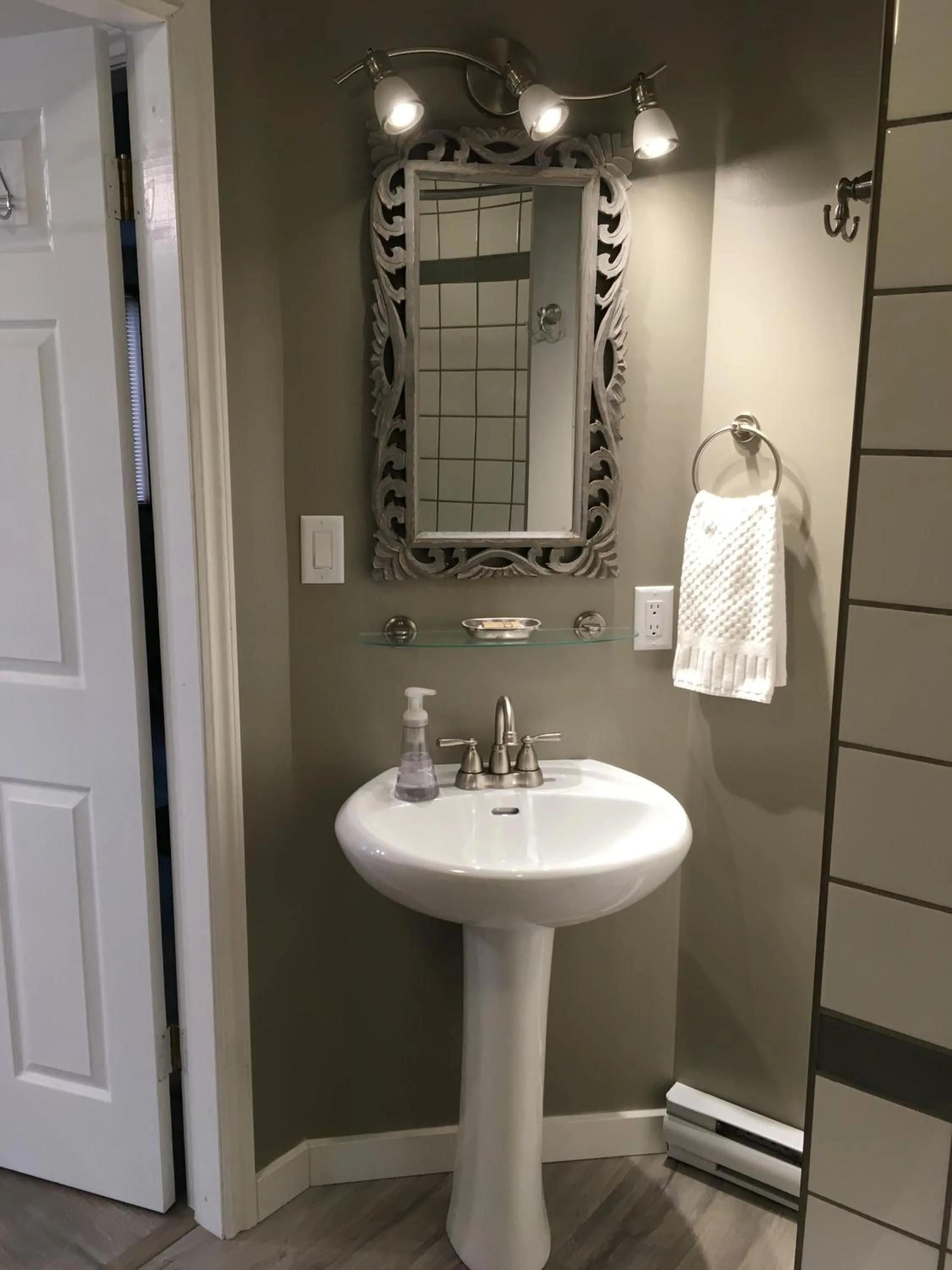 Bathroom in Coles Bay Vacation Retreat