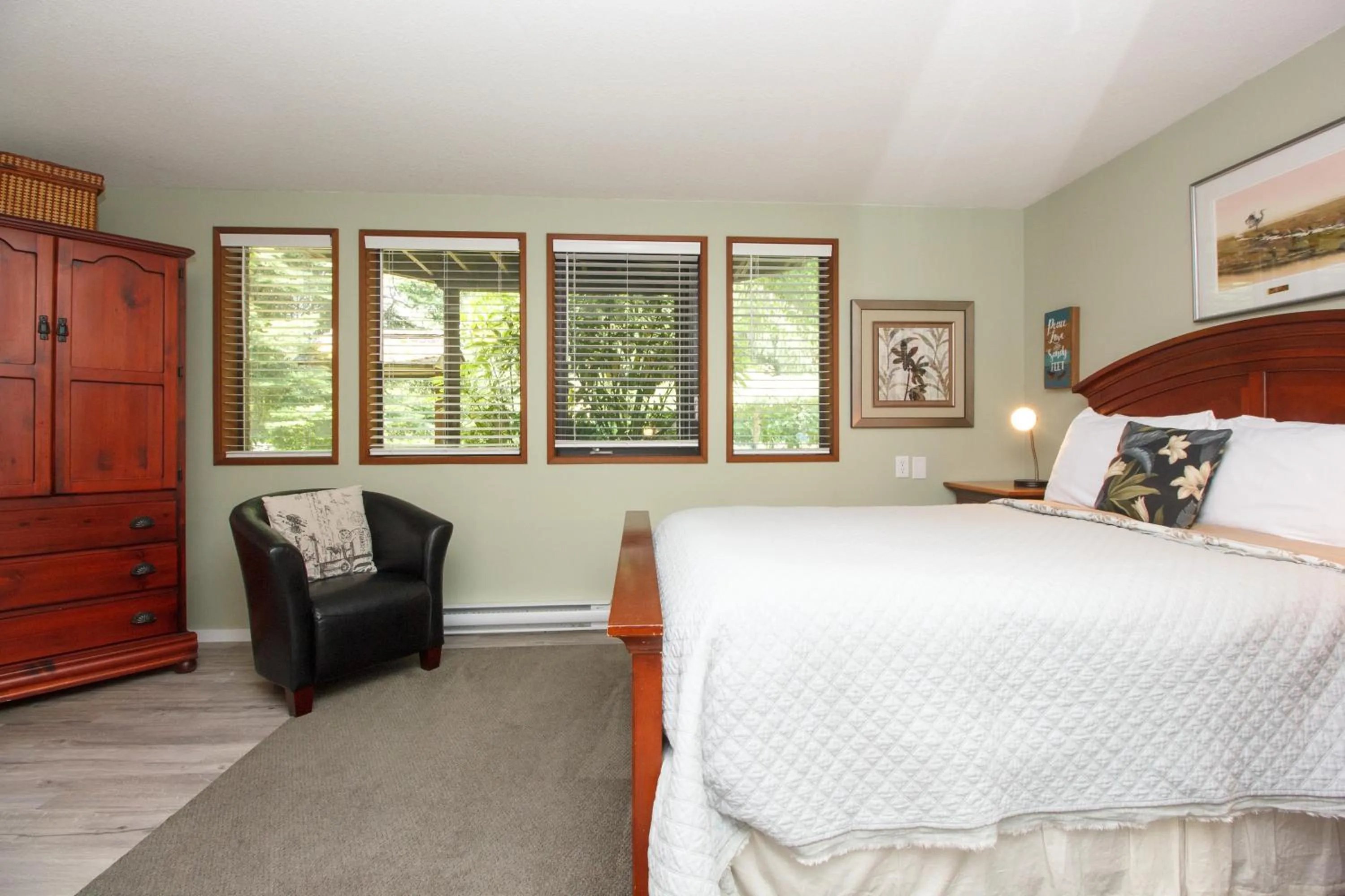 Bed in Coles Bay Vacation Retreat