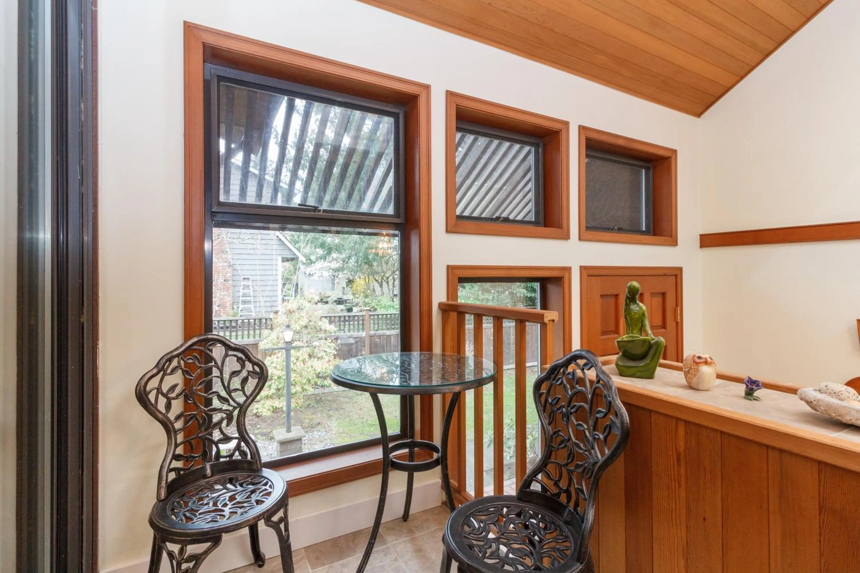 Seating area in Coles Bay Vacation Retreat