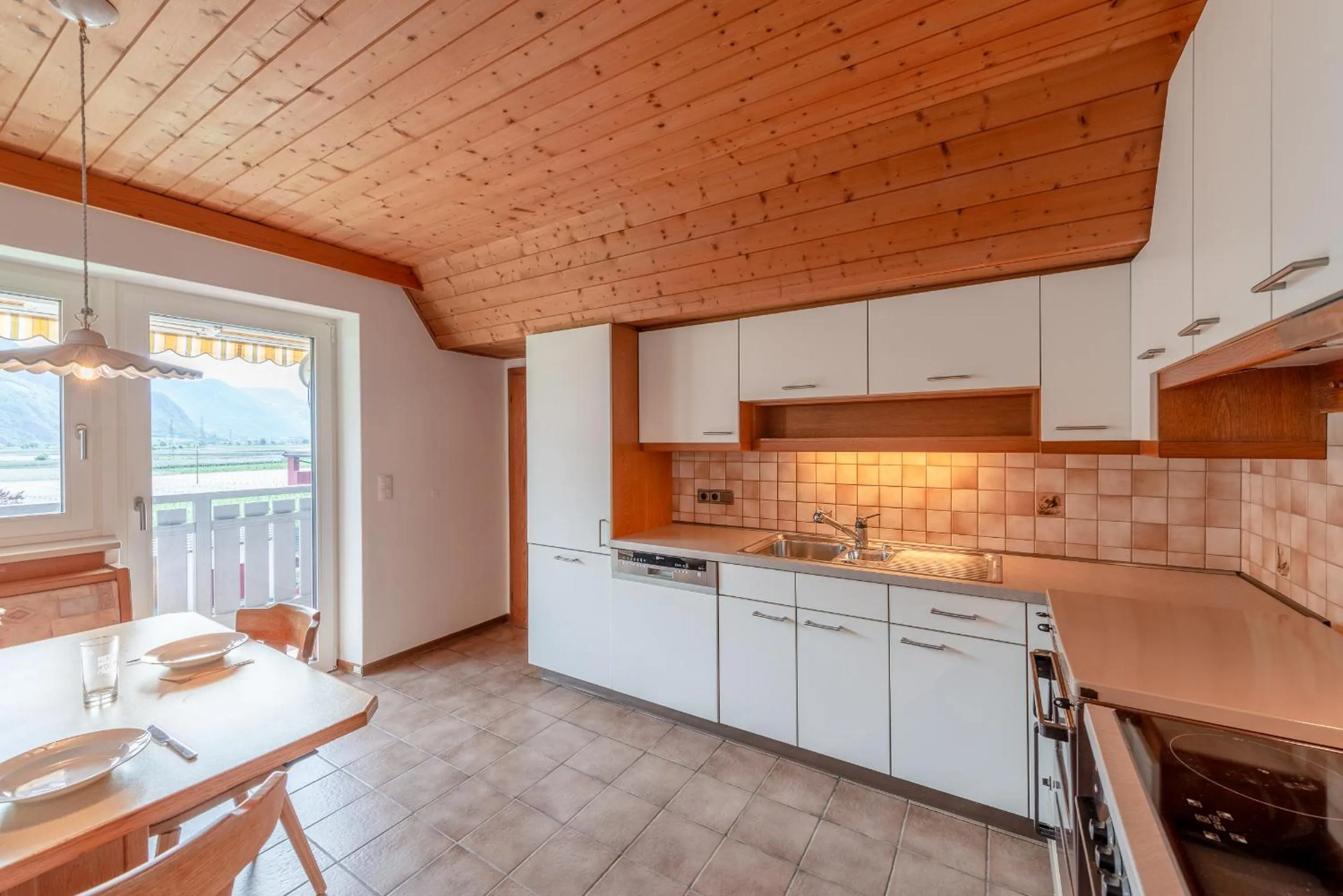 Kitchen or kitchenette in Haus Stolz