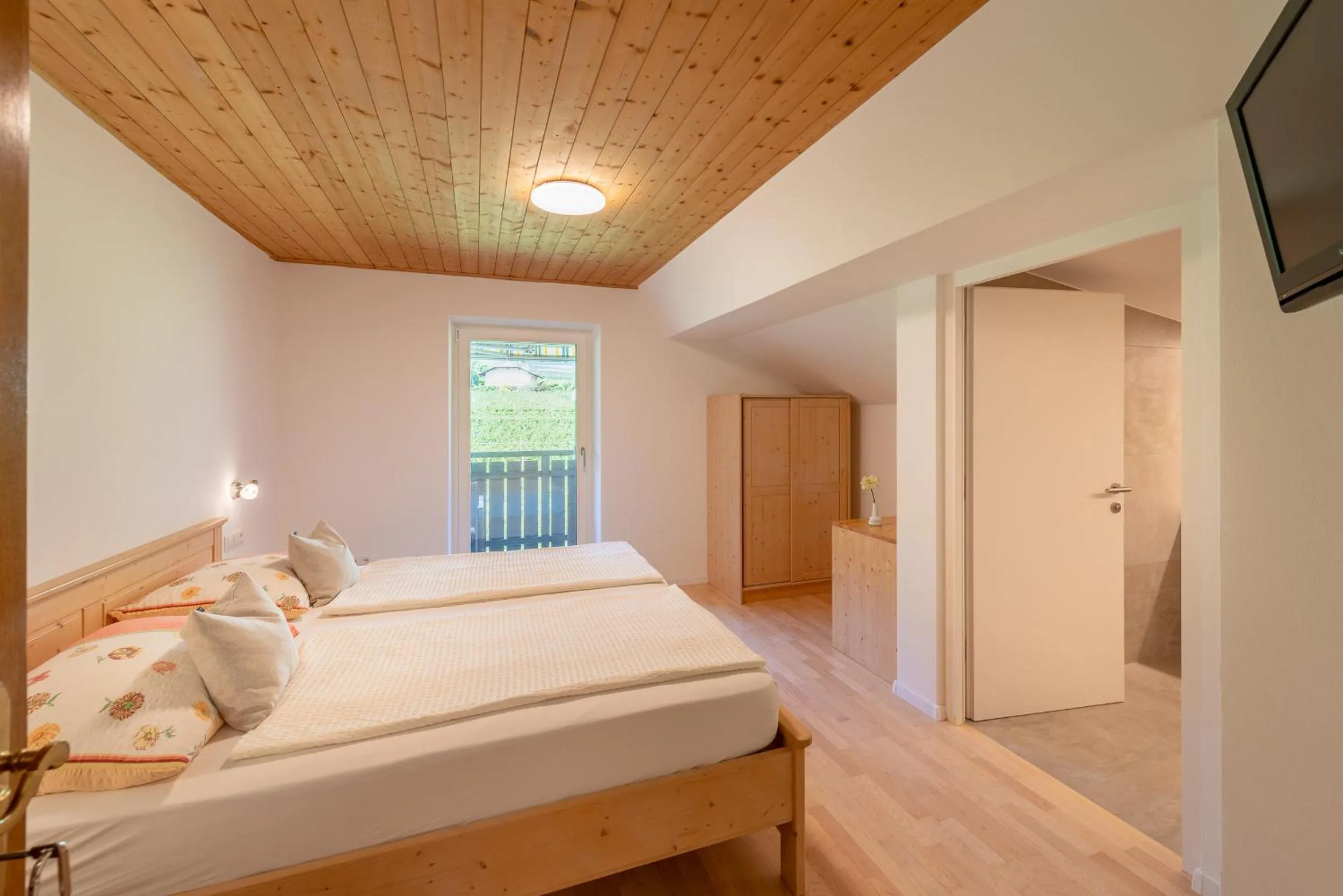 Bedroom, Bed in Haus Stolz