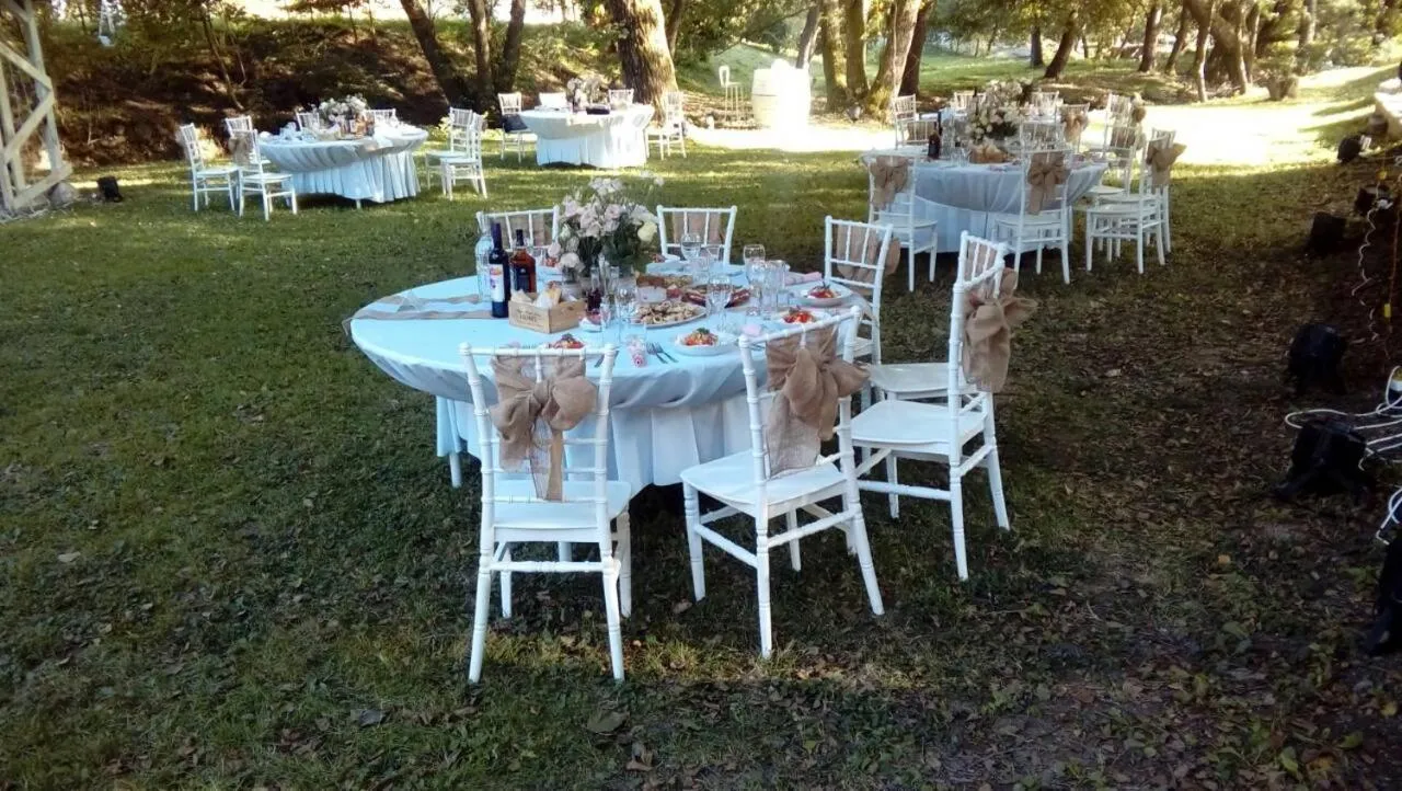 Restaurant/places to eat in Hotel Paradise Place