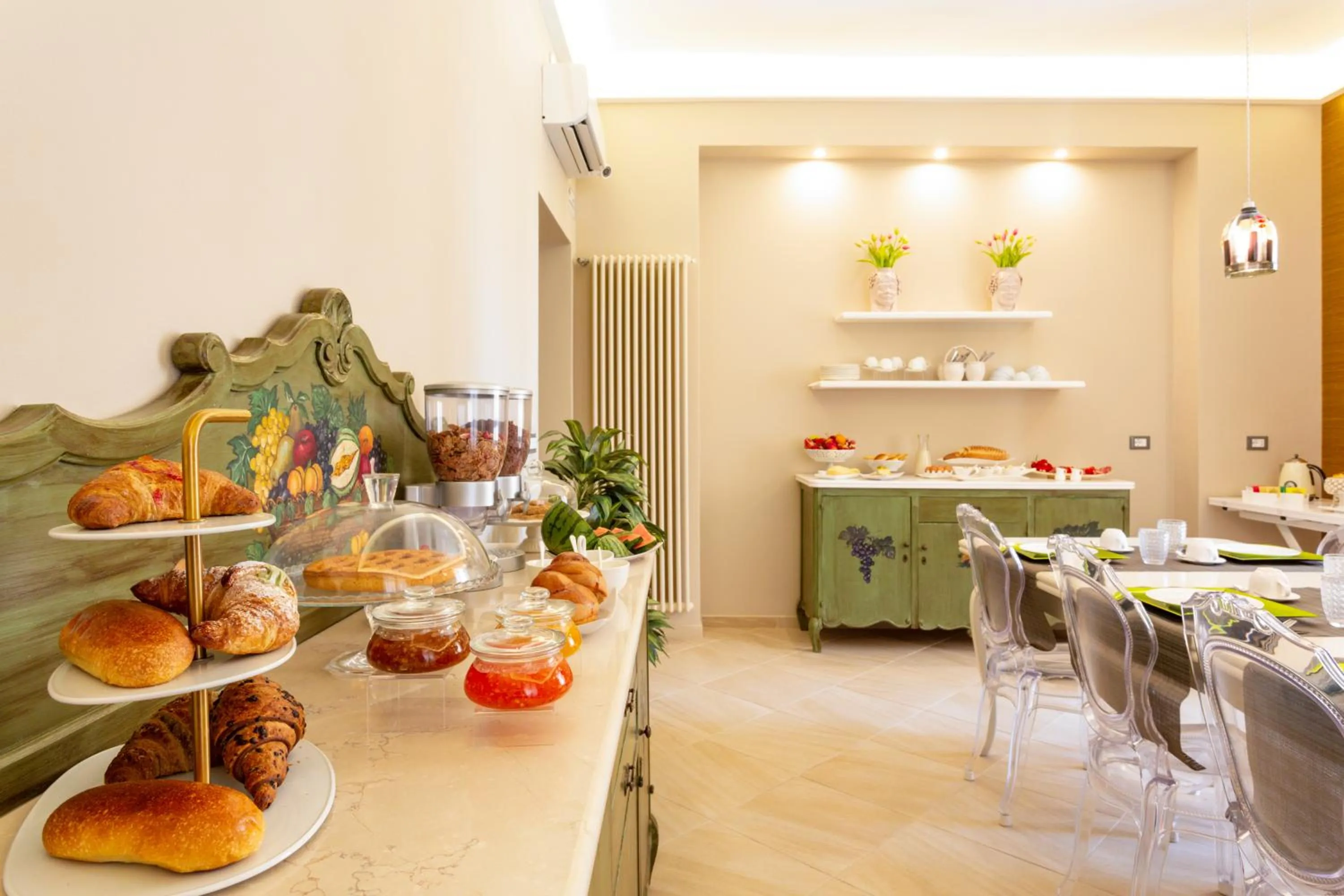 Food and drinks in Maecò Ortigia B&B - Hospitality & Charming Rooms