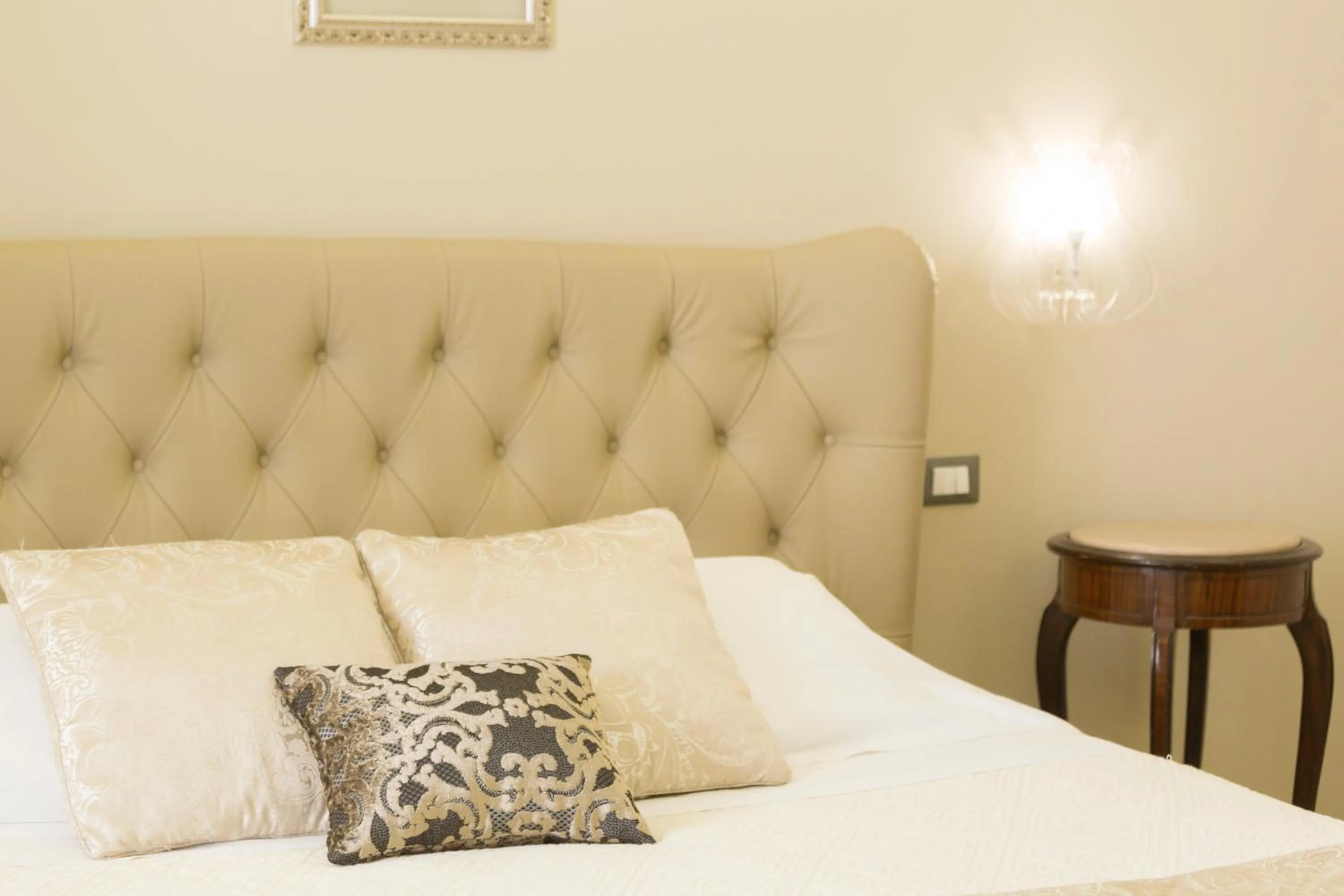 Bed in Maecò Ortigia B&B - Hospitality & Charming Rooms