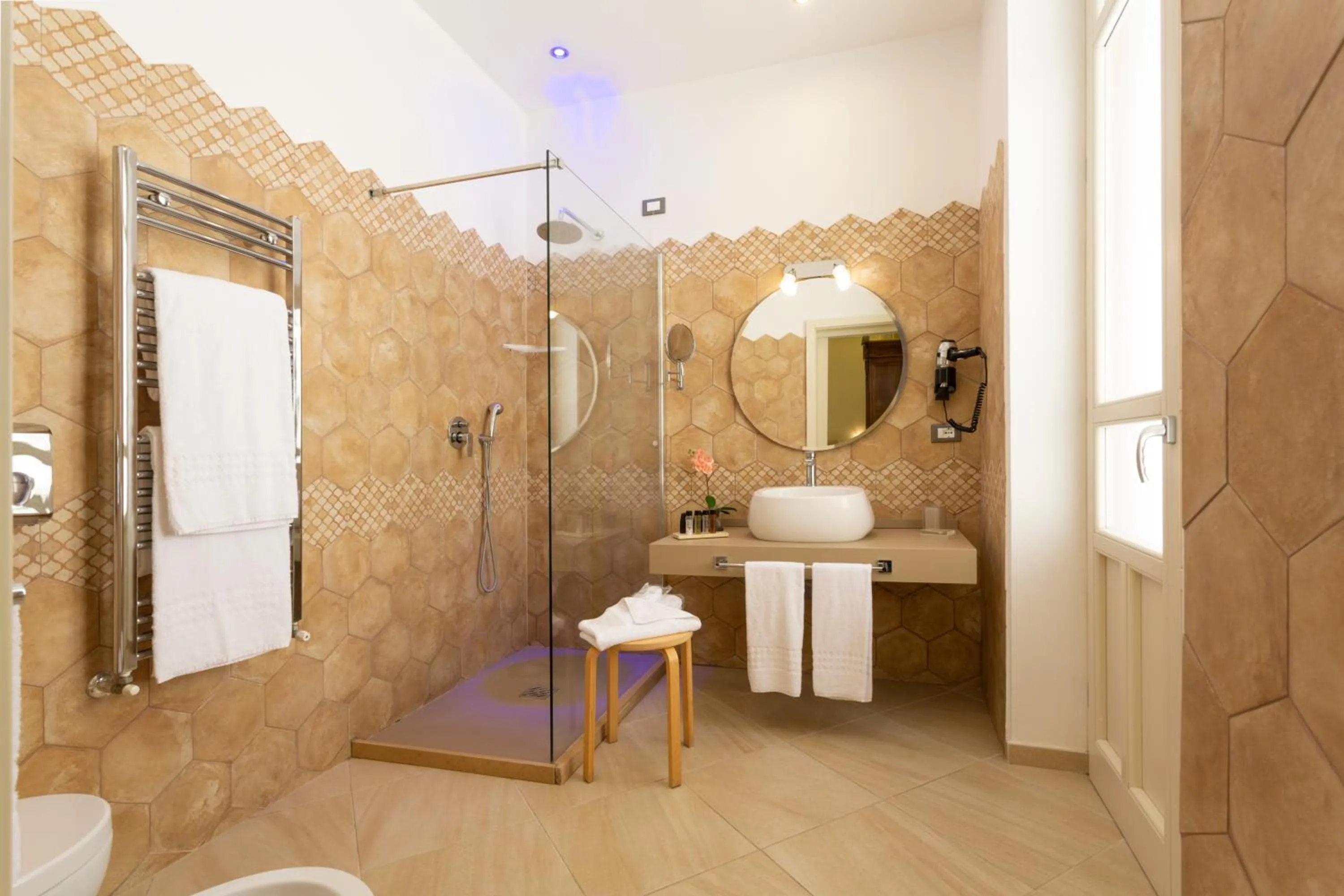 Shower in Maecò Ortigia B&B - Hospitality & Charming Rooms