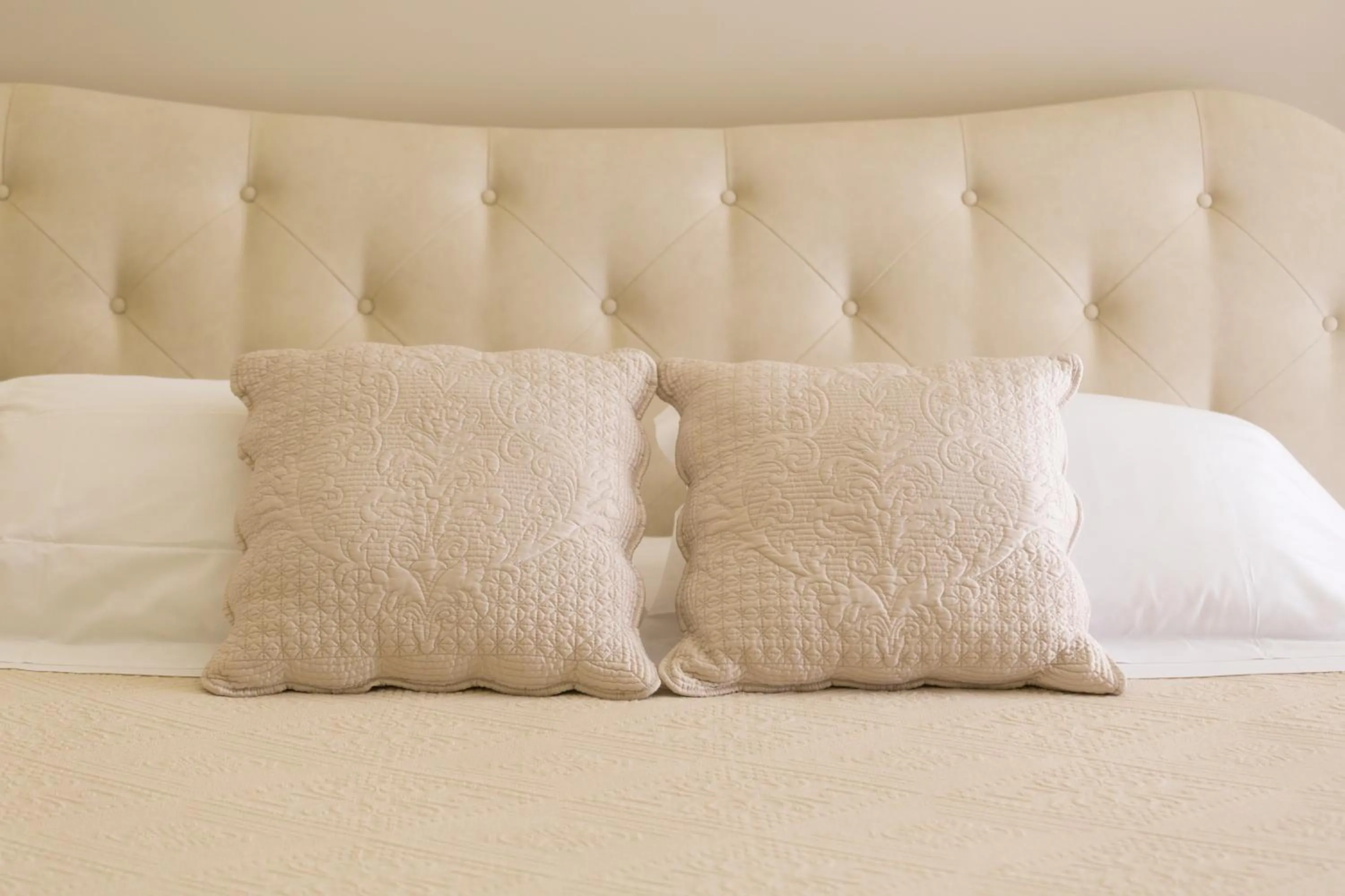 Decorative detail, Bed in Maecò Ortigia B&B - Hospitality & Charming Rooms