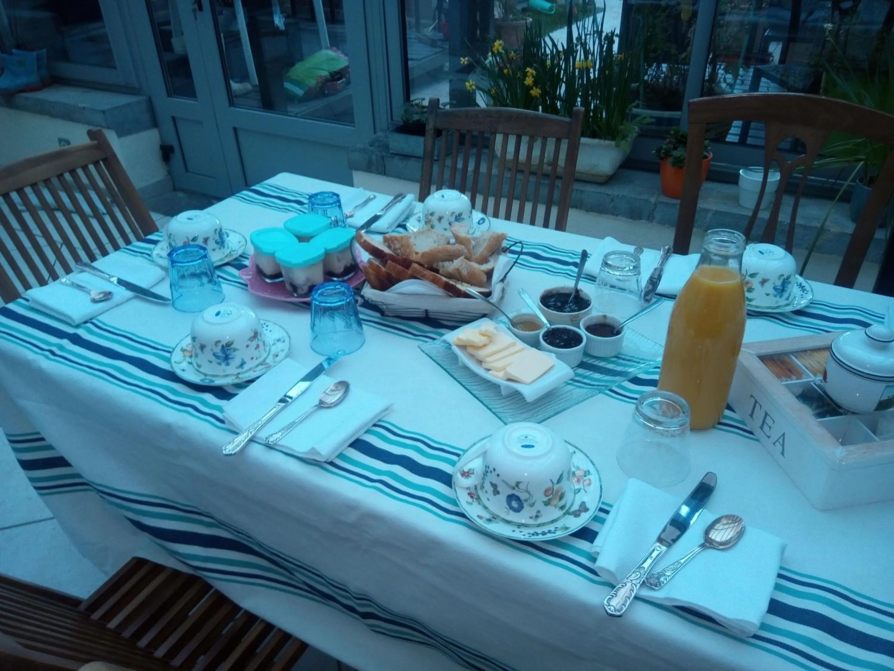 Breakfast in Chambres d'Hôtes L'Enclos des Jacobins