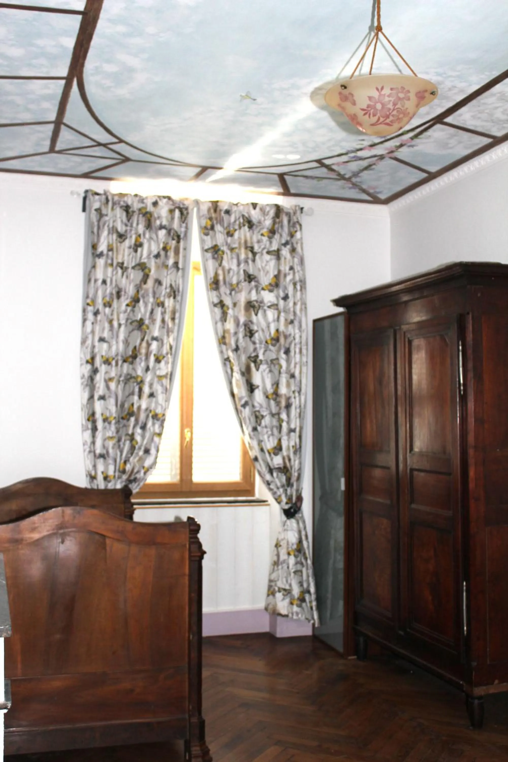 Decorative detail in Chambres d'Hôtes L'Enclos des Jacobins