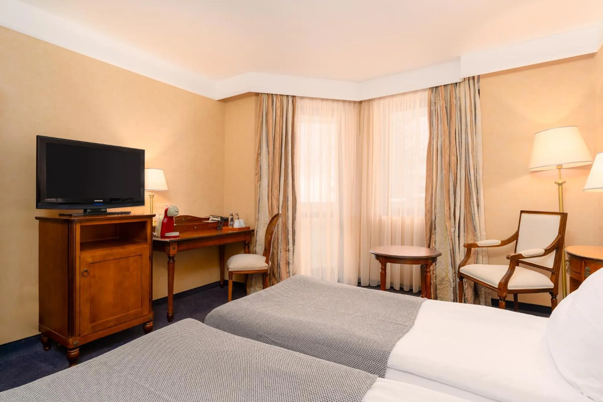 Bedroom, Bed in Festa Winter Palace Hotel