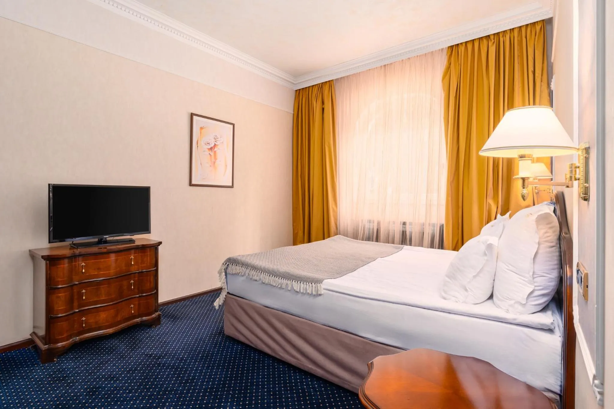 Bedroom, Bed in Festa Winter Palace Hotel