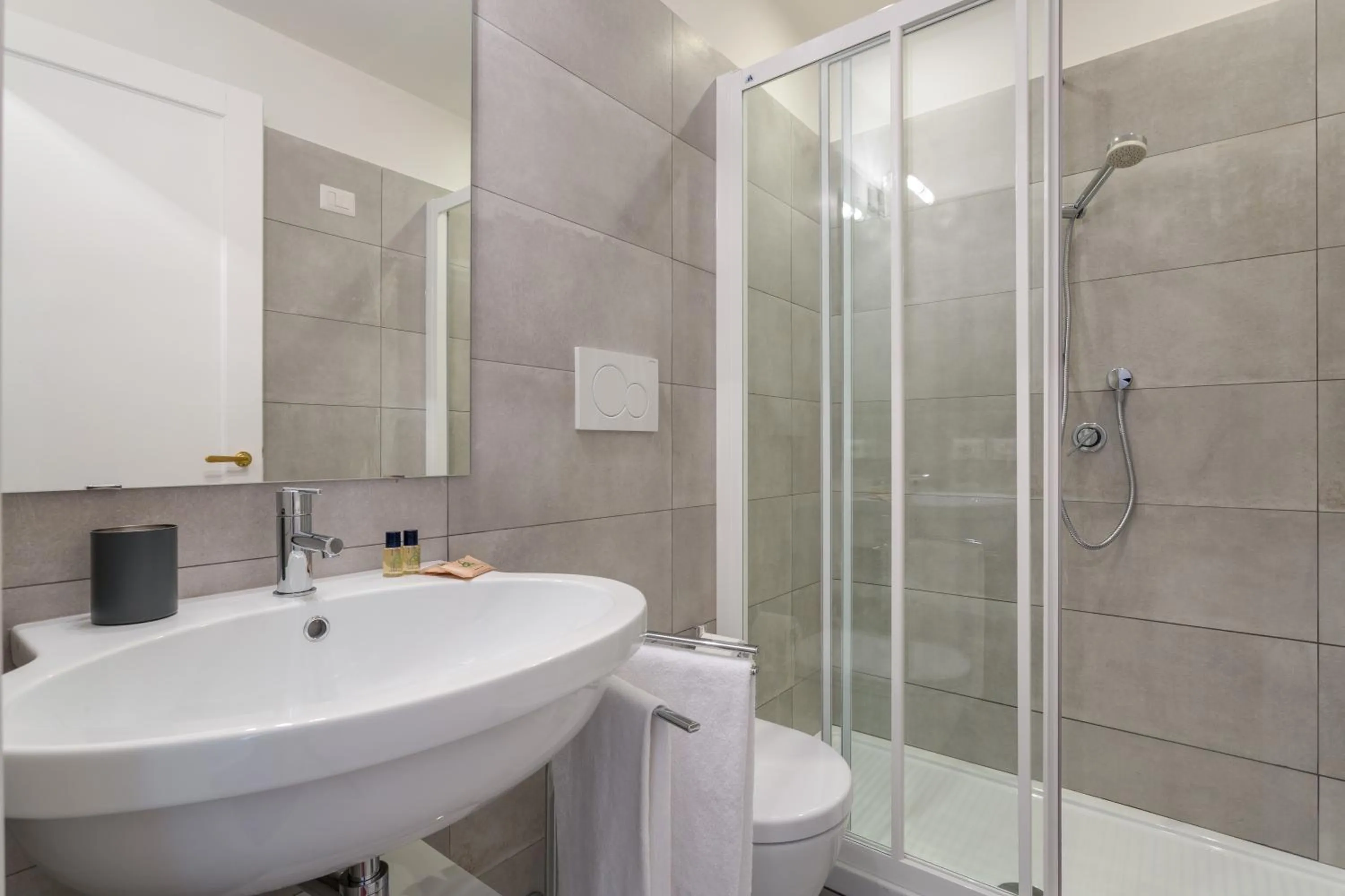 Shower in Rome as you feel - Grotta Pinta apartments