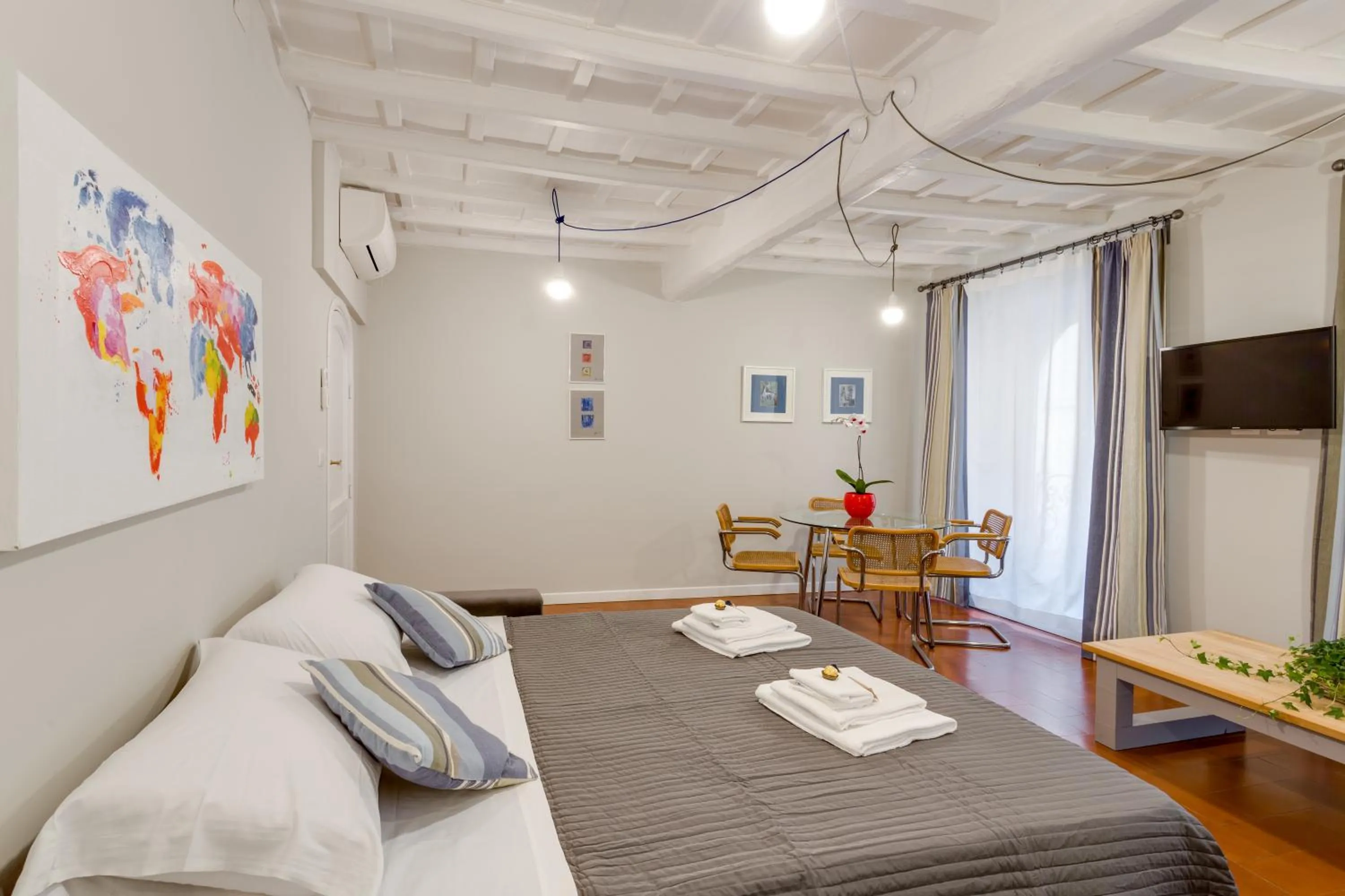 Photo of the whole room, Bed in Rome as you feel - Grotta Pinta apartments