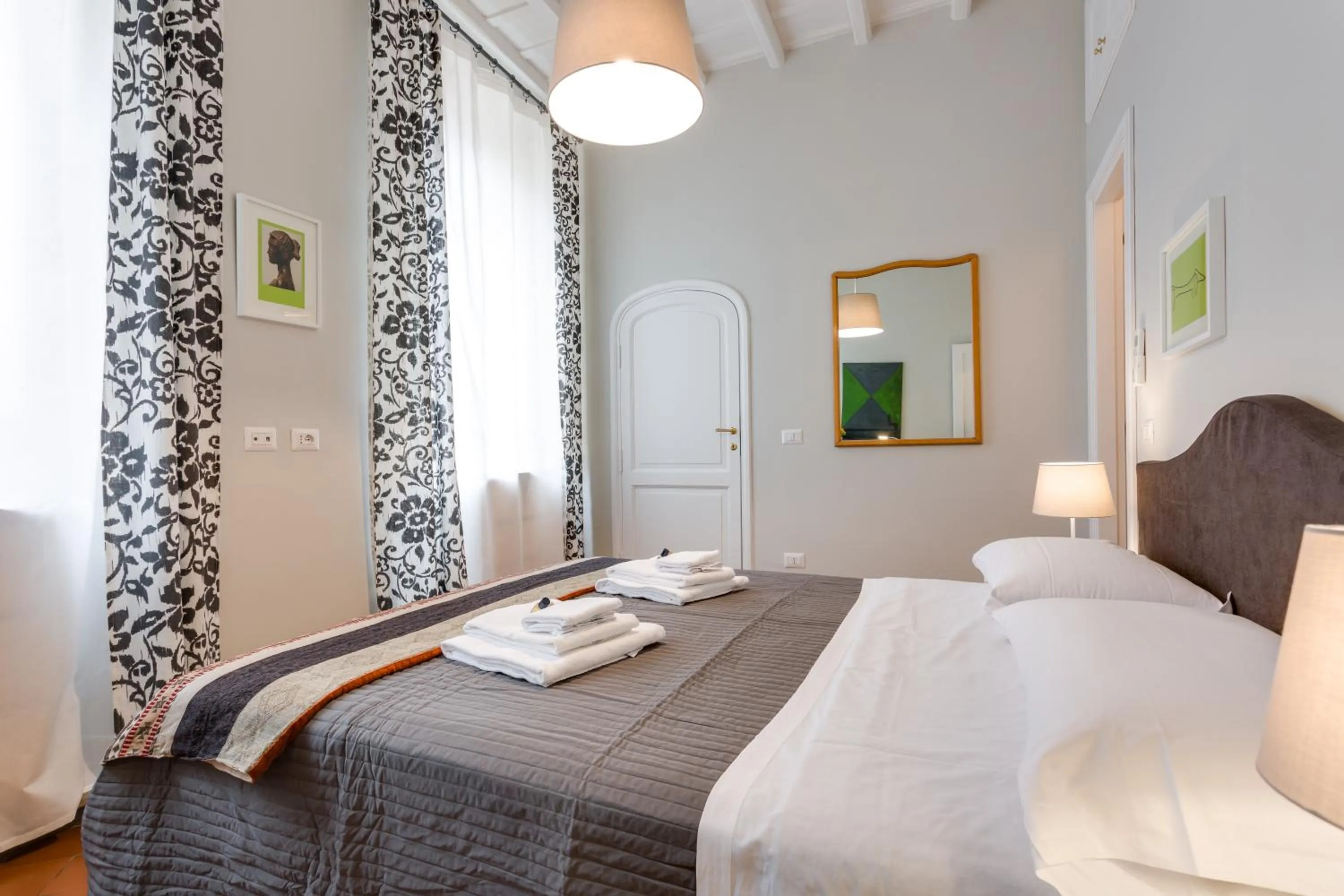 Photo of the whole room, Bed in Rome as you feel - Grotta Pinta apartments