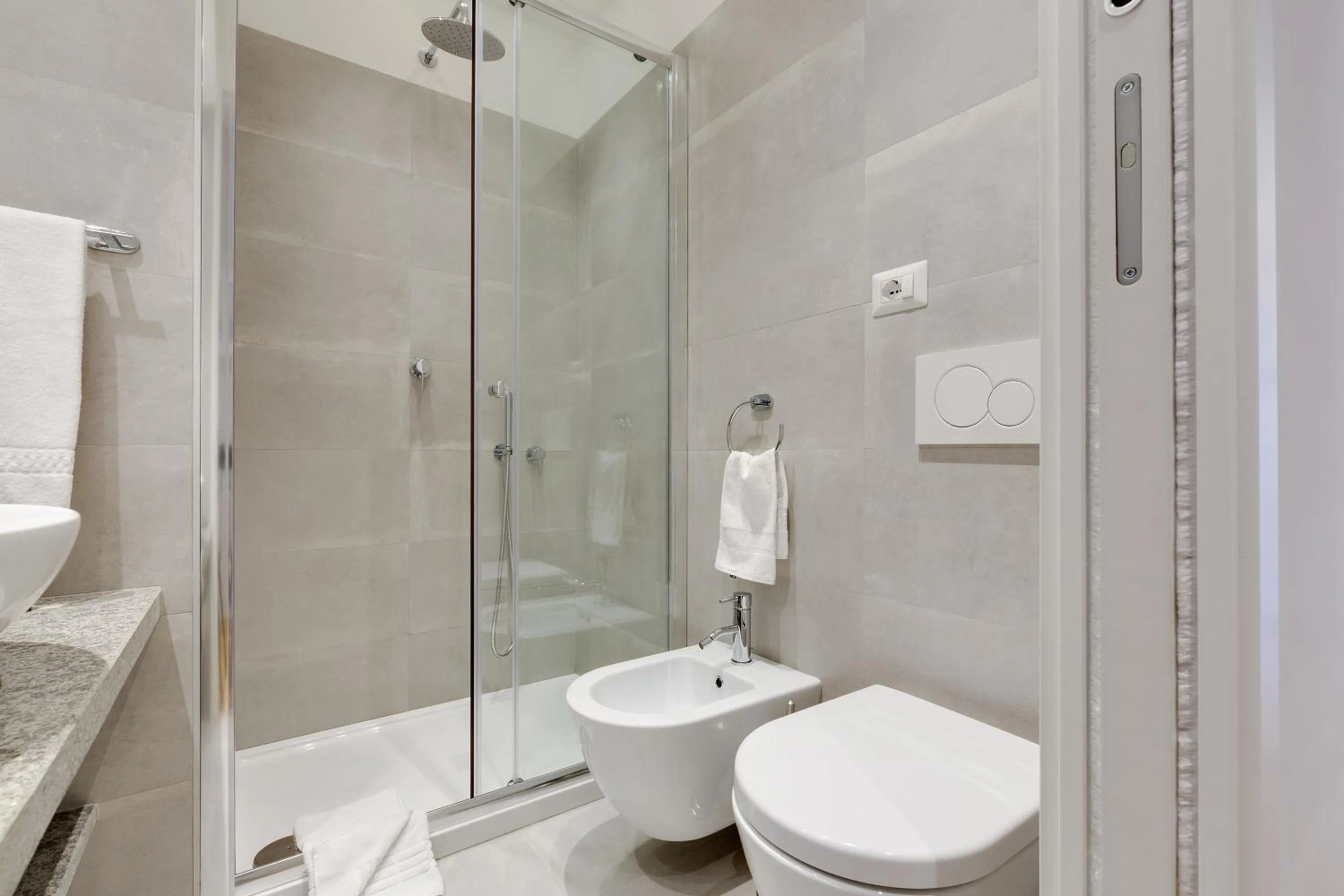 Shower in Rome as you feel - Grotta Pinta apartments