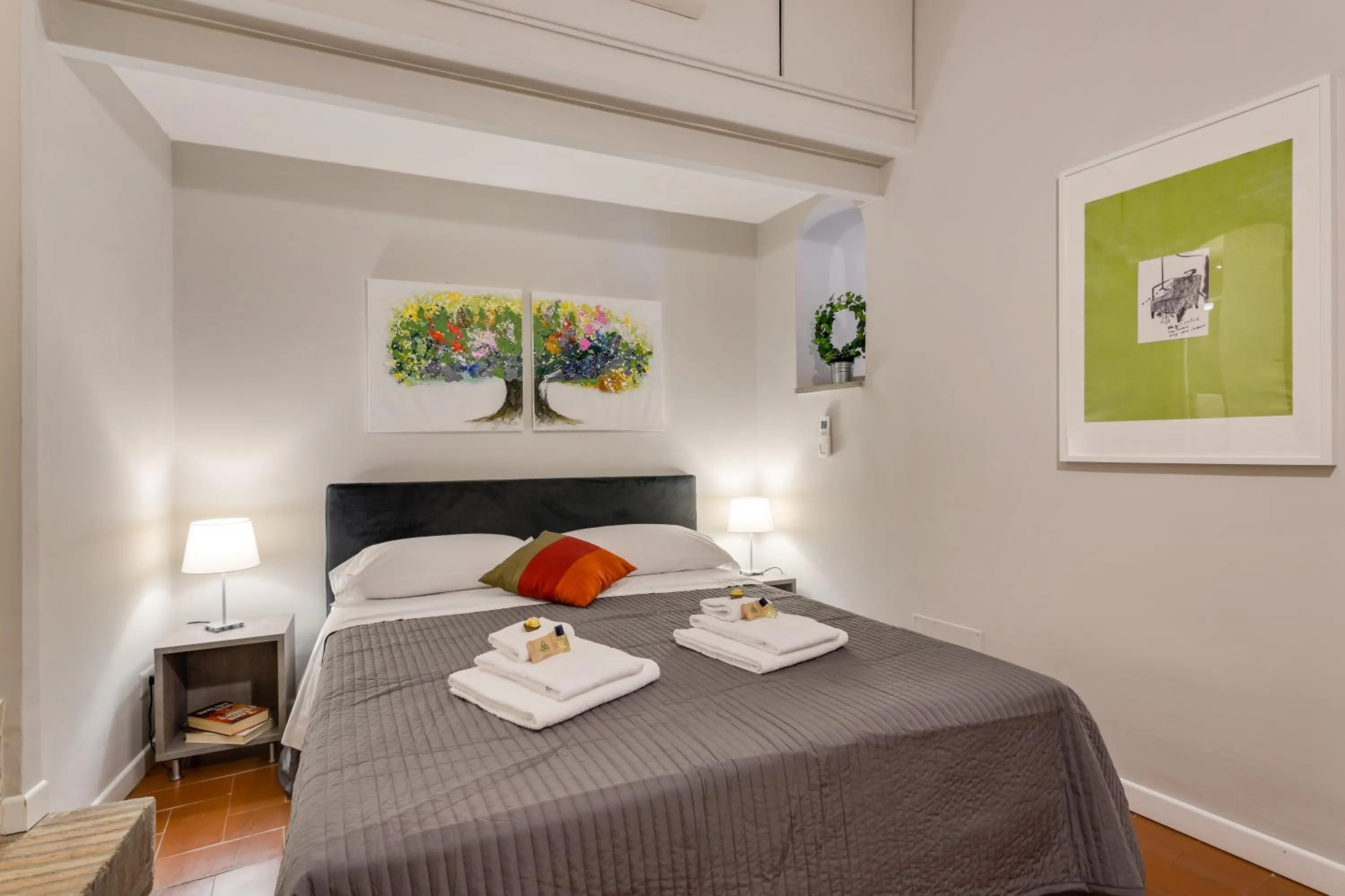 Photo of the whole room, Bed in Rome as you feel - Grotta Pinta apartments