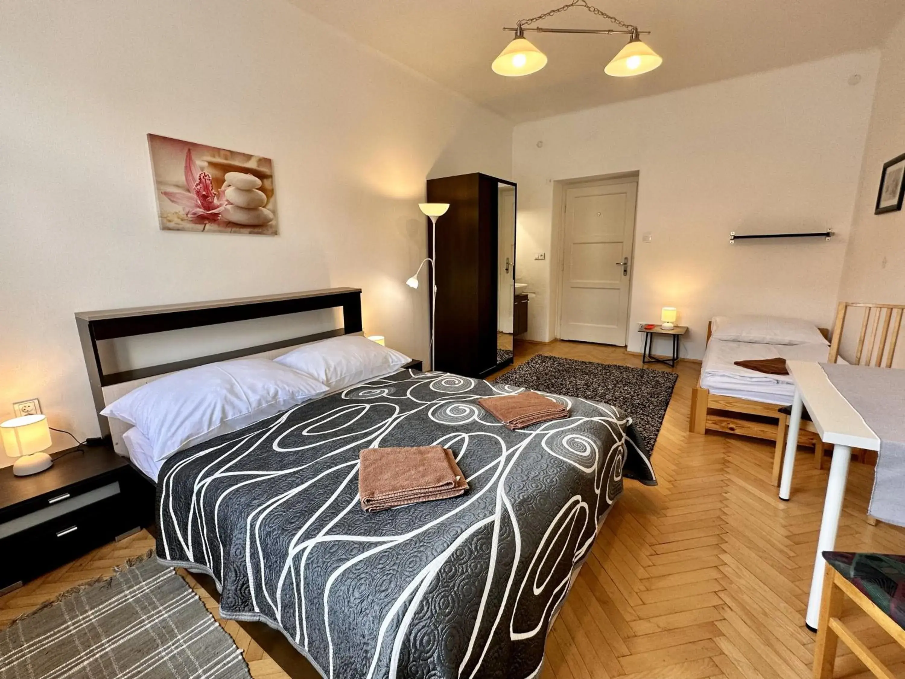 Economy Triple Room with Shared Bathroom in Pension SKLEP Economy Triple Room with Shared Bathroom in Pension SKLEP