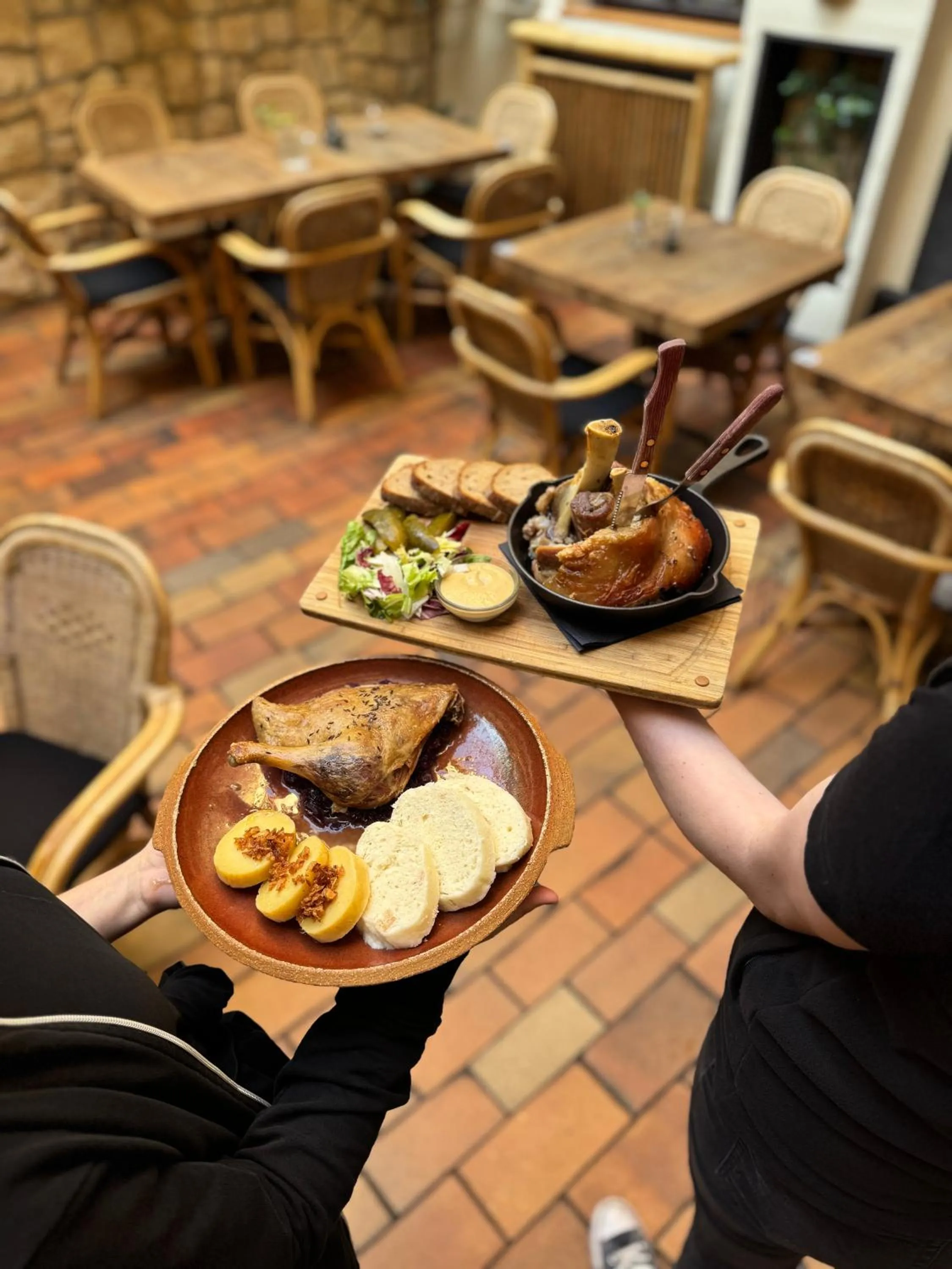 Restaurant/places to eat in Pension SKLEP