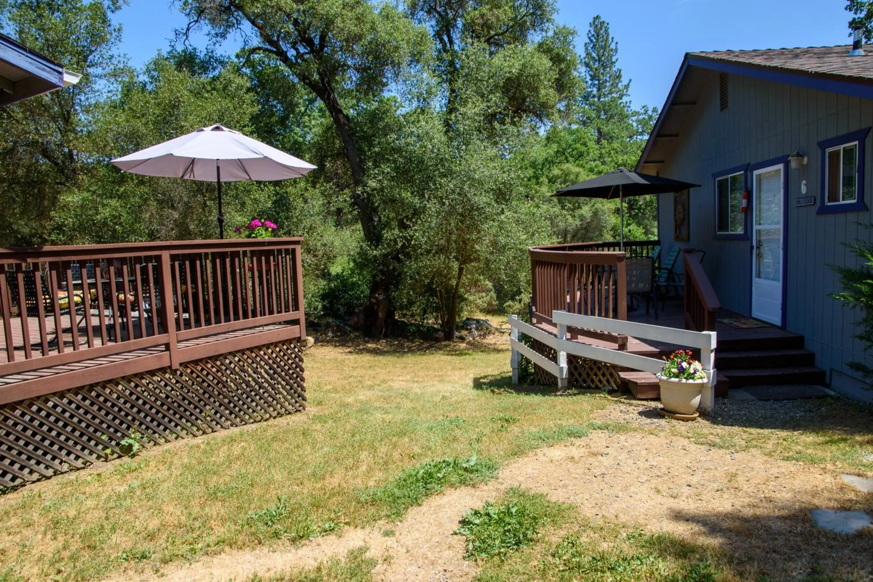 Property building in Little Valley Inn