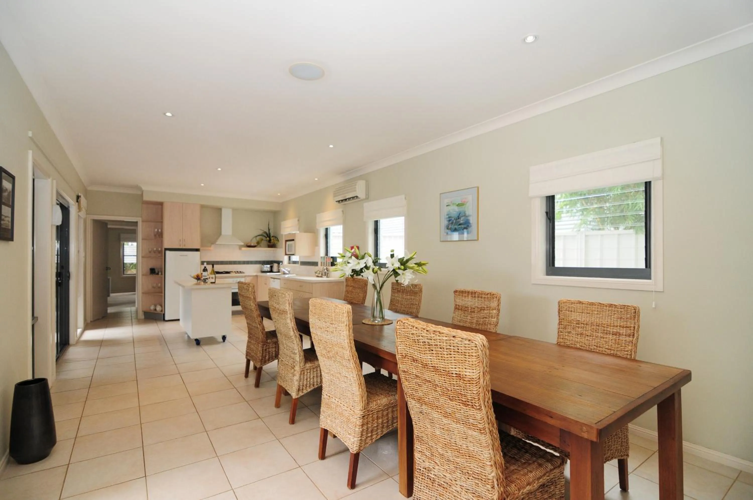 Dining area in CeeSpray - Accommodation in Huskisson - Jervis Bay